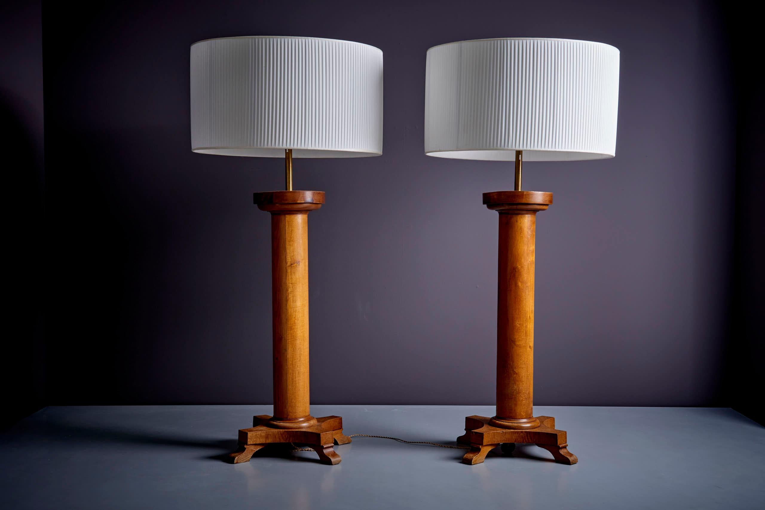 Mid-20th Century Gigantic Pair of Italian Floor Lamps with sculptural oak base, 1940s  For Sale