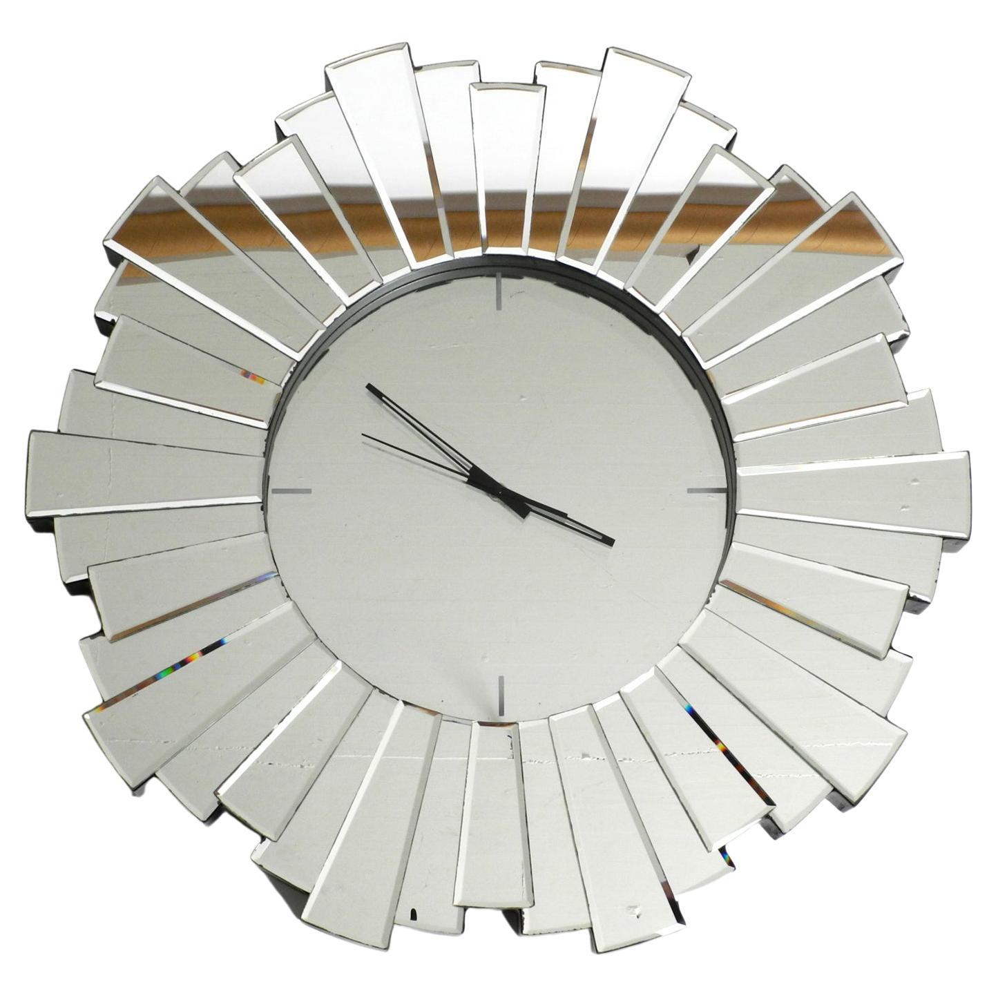 Rare horloge murale géométrique en miroir en forme de rayons de soleil des années 1970