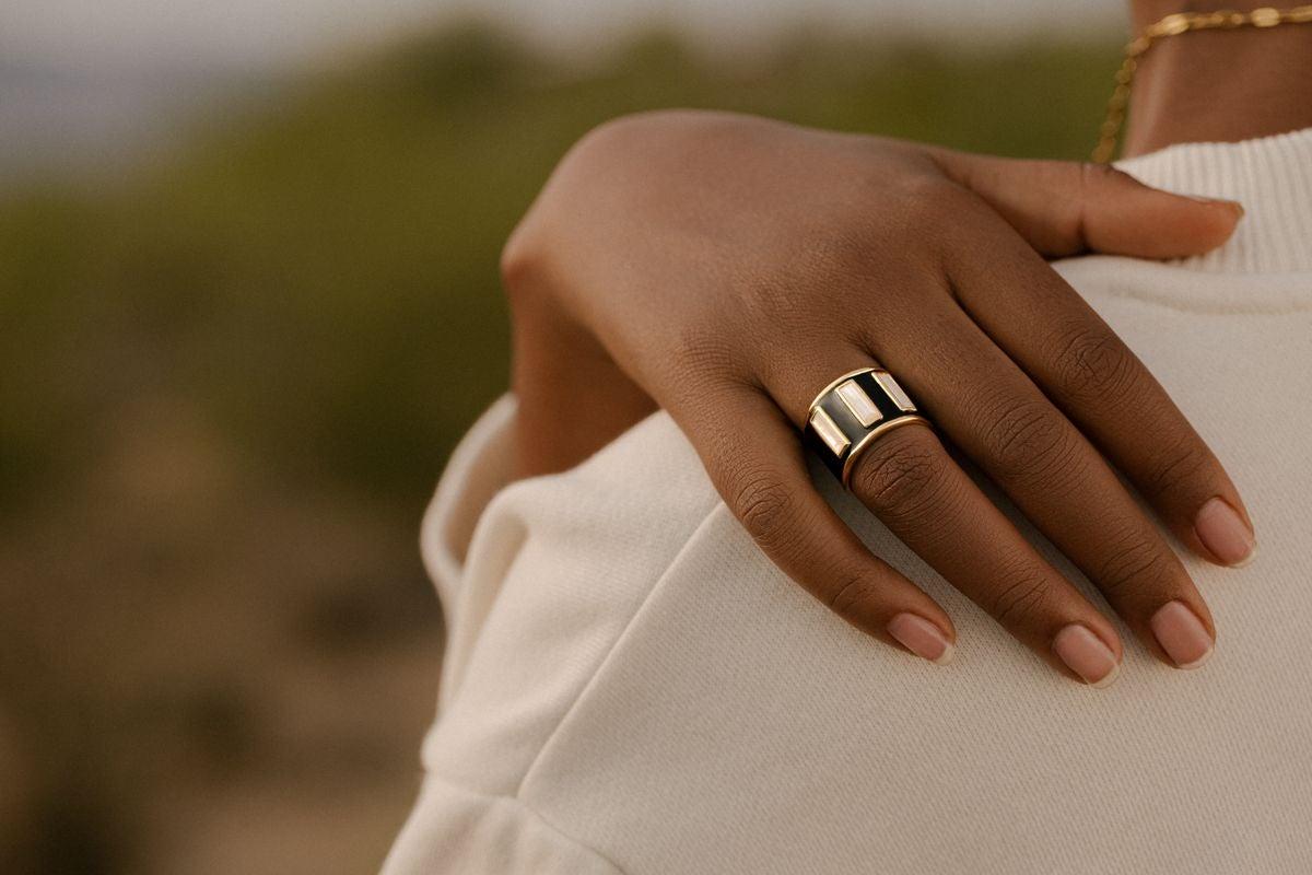 For Sale:  Gigi Black Enamel Banded Pearl Ring with Mother of Pearl 2