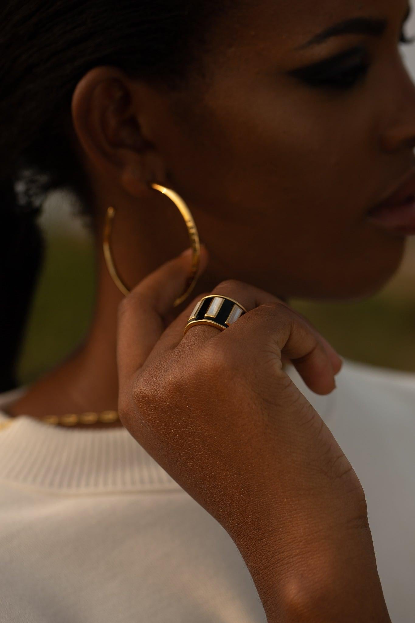 For Sale:  Gigi Black Enamel Banded Pearl Ring with Mother of Pearl 6