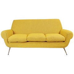 Gigi Radice für Minotti 3-Sitz-Sofa:: 1950er Jahre:: Curry Farbe Neu Polsterung