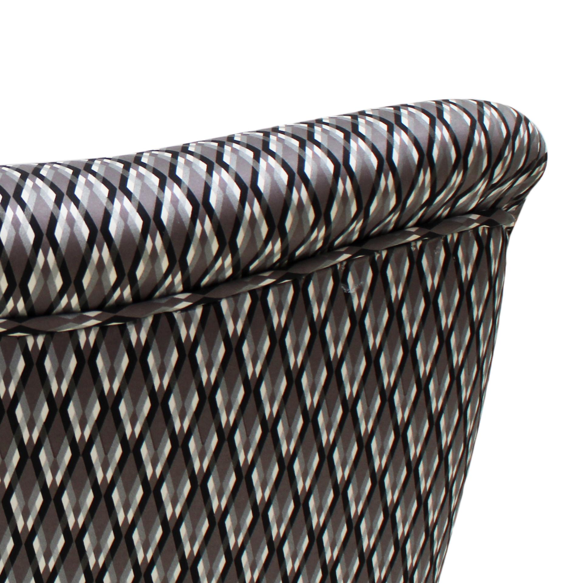 Gigi Radice Mid-Century Armchair Upholstered in Serpentino Fabric For Sale 3