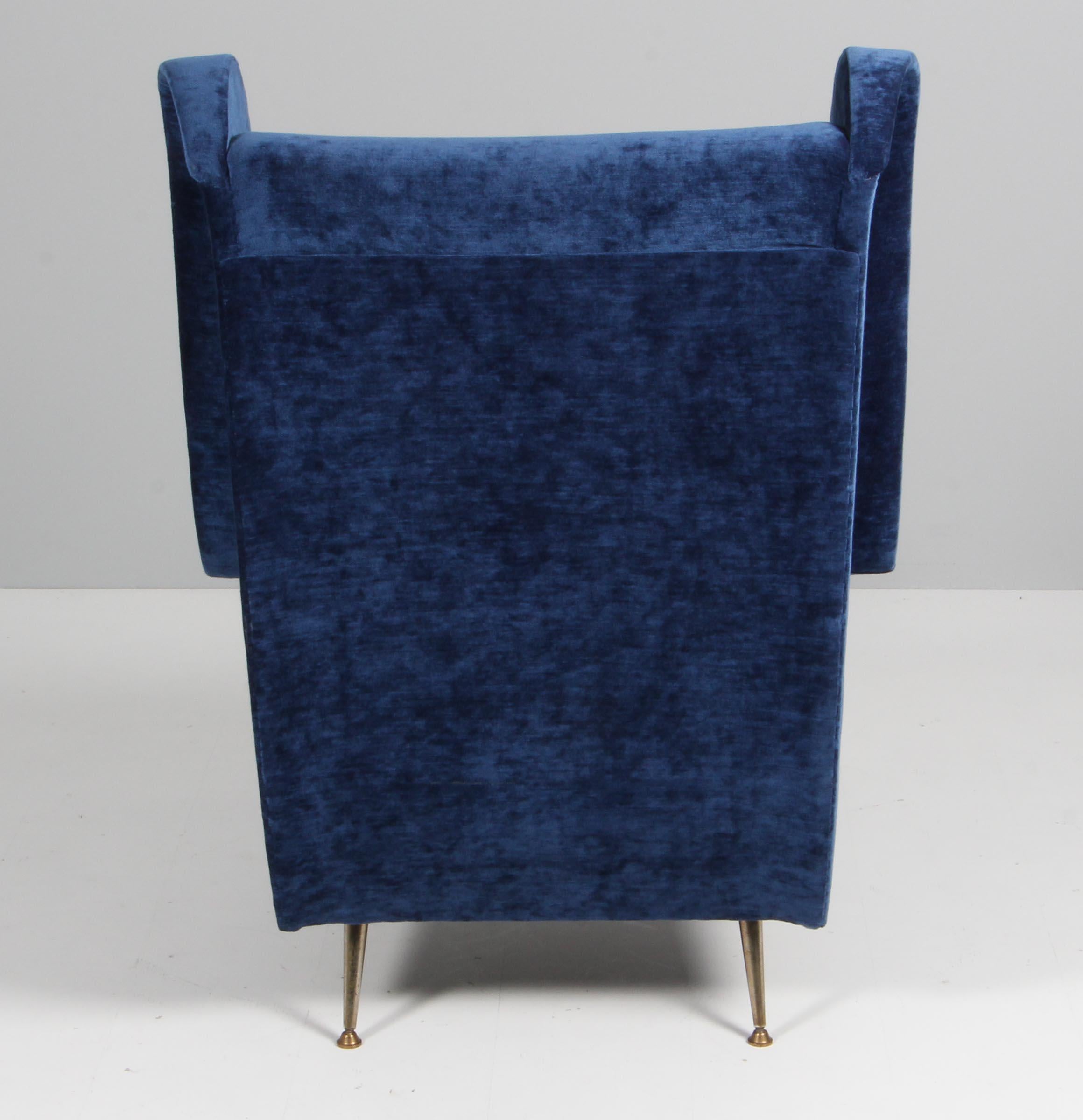 Gigi Radice Mid-Century Modern Italian Armchair for Minotti, 1950s. Velvet For Sale 2