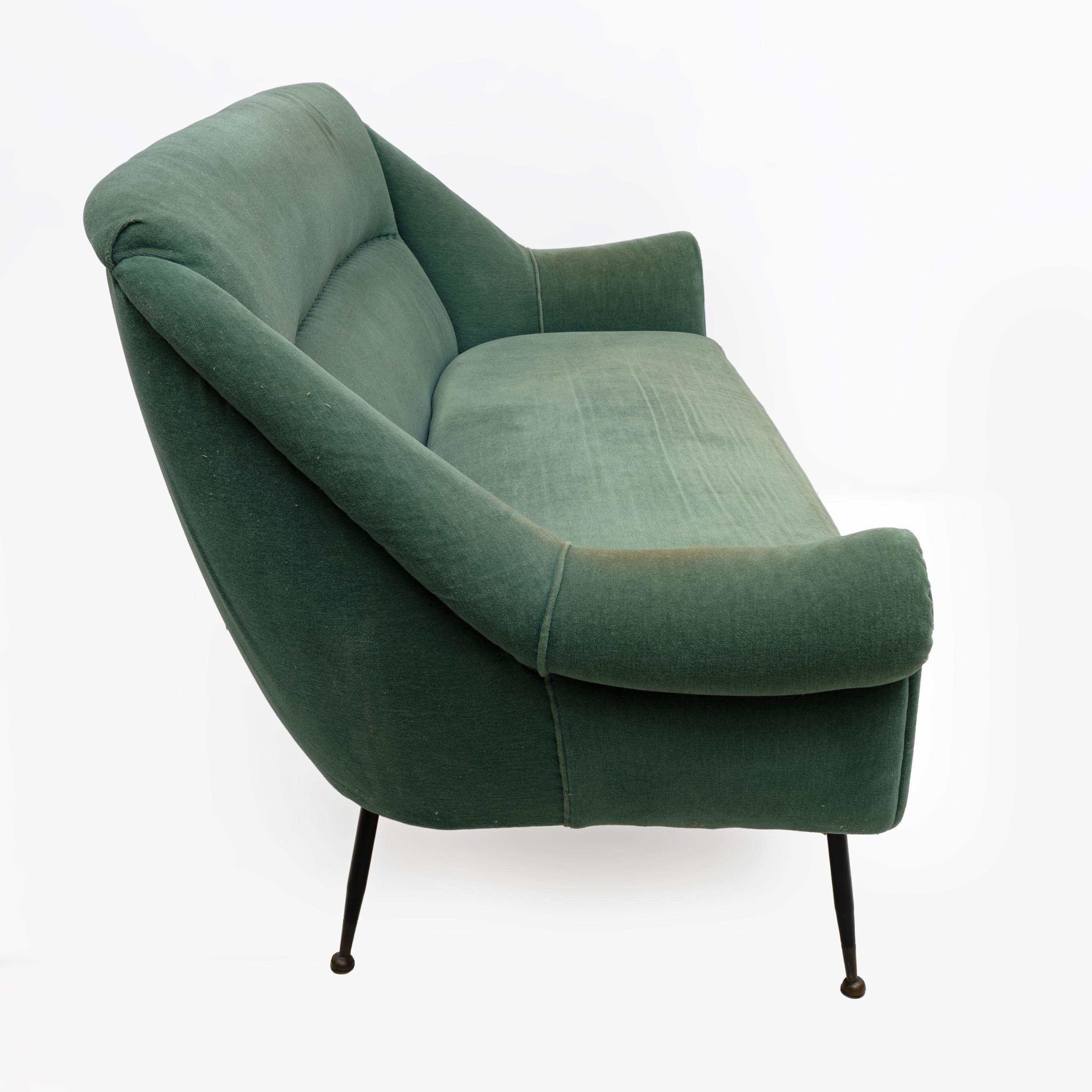 Italiano Divano italiano moderno di metà secolo di Gigi Radice per Minotti, anni '50 in vendita