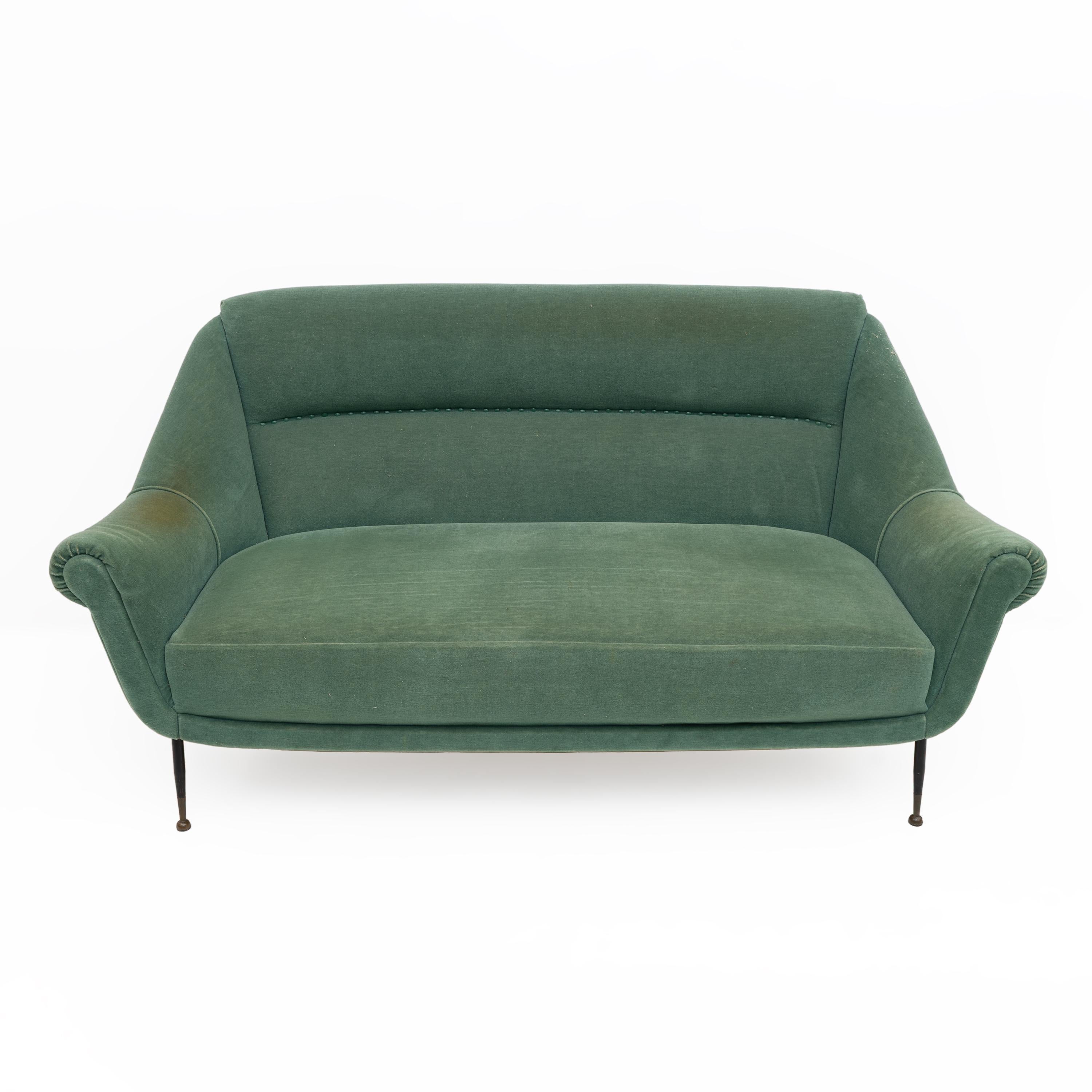 Divano italiano moderno di metà secolo di Gigi Radice per Minotti, anni '50 In condizioni buone in vendita a Puglia, Puglia