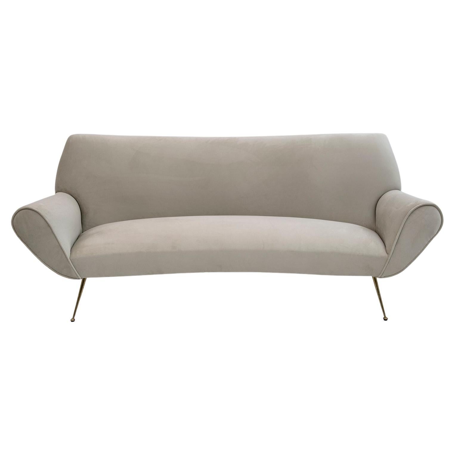 Gigi Radice Modernes italienisches geschwungenes Sofa aus Samt für Minotti, Mid-Century Modern, 1950er Jahre