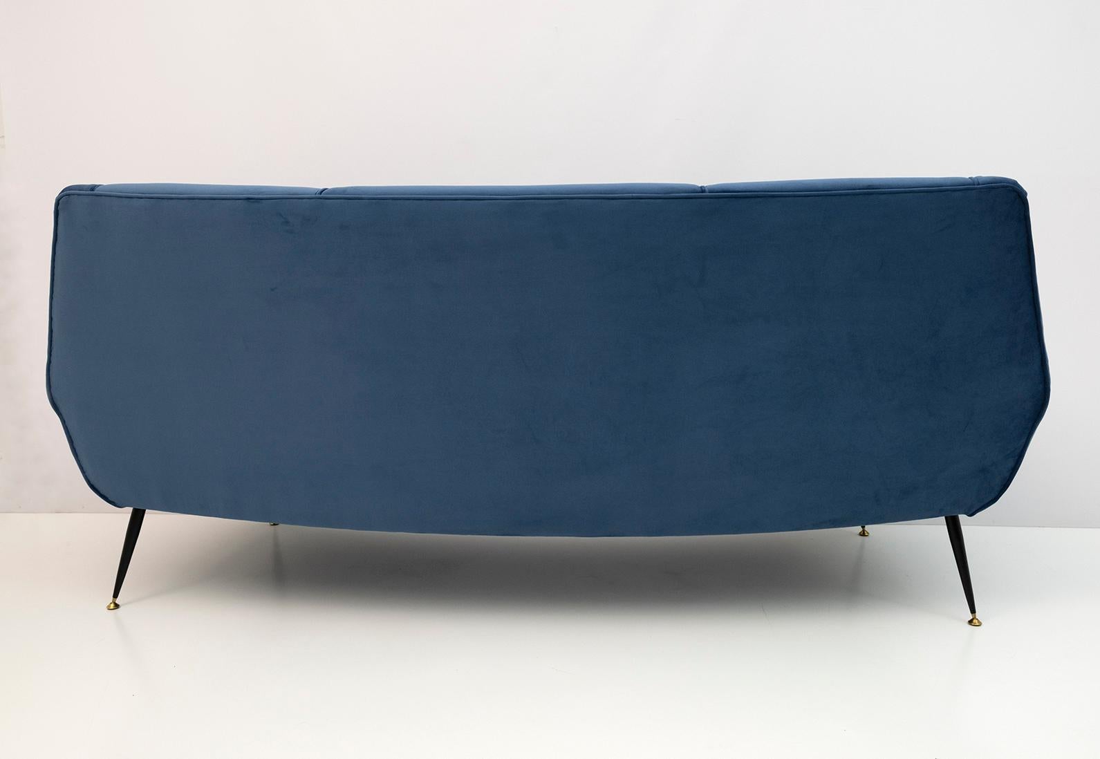 Gigi Radice Mid-Century Modern Italian Velvet Curved Sofa for Minotti, 50s 5