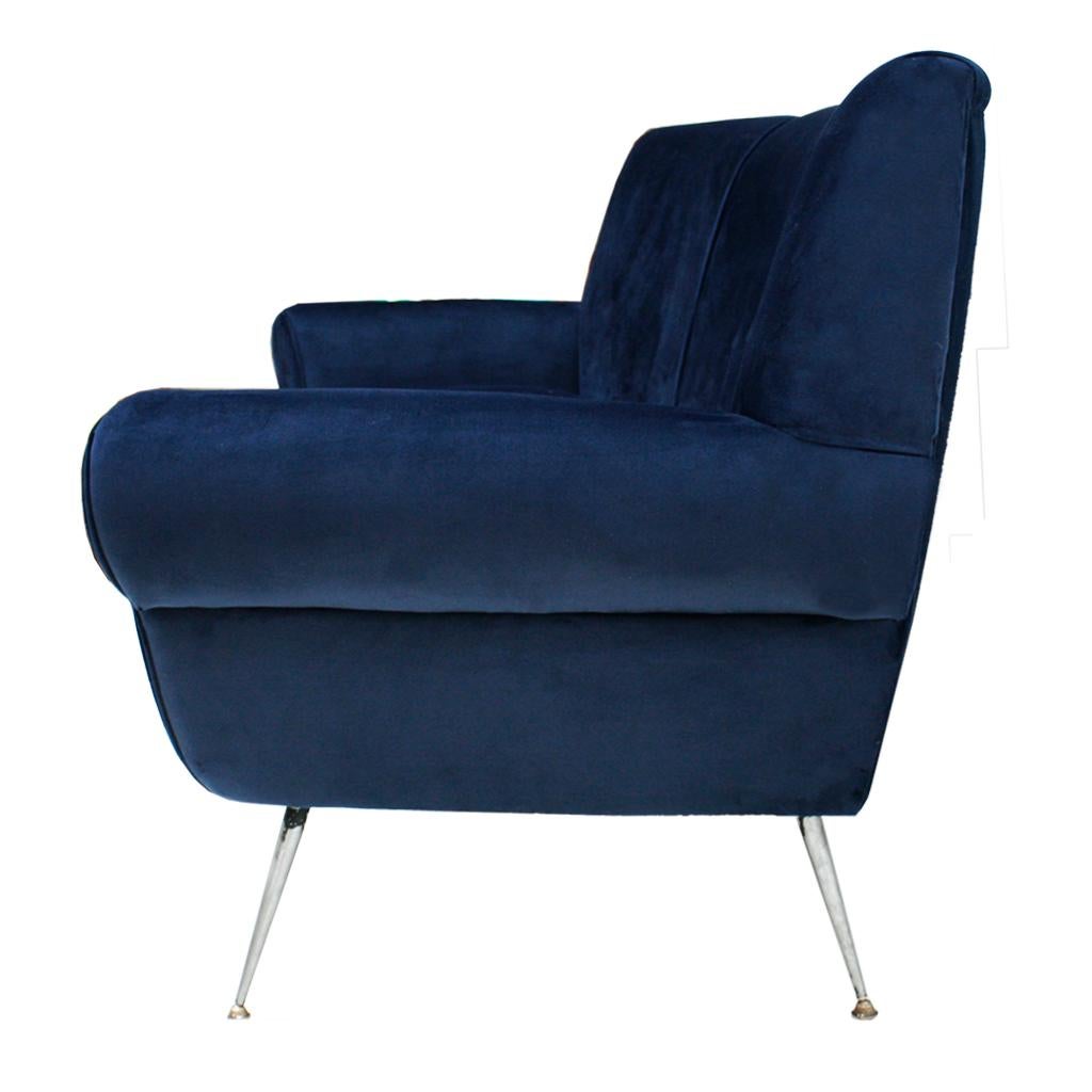Mid-20th Century Gigi Radice Mid-Century Modern Midnight Blue Cotton Velvet Curved Italian Sofa For Sale