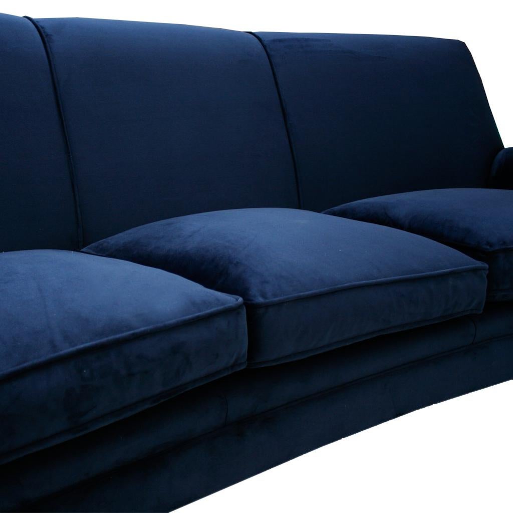 Gigi Radice Mid-Century Modern Midnight Blue Cotton Velvet Curved Italian Sofa For Sale 2