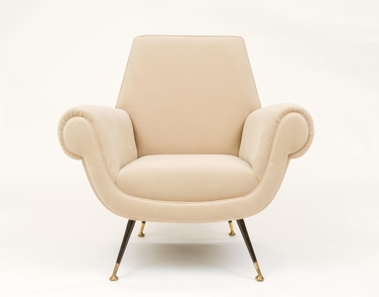 Mid-Century Modern Gigi Radice, Minotti Pair White Italian Lounge Chairs Brass Feet, 1950's