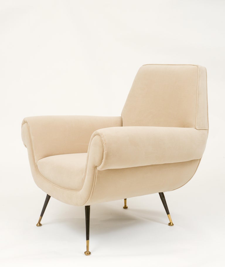 20th Century Gigi Radice, Minotti Pair White Italian Lounge Chairs Brass Feet, 1950's