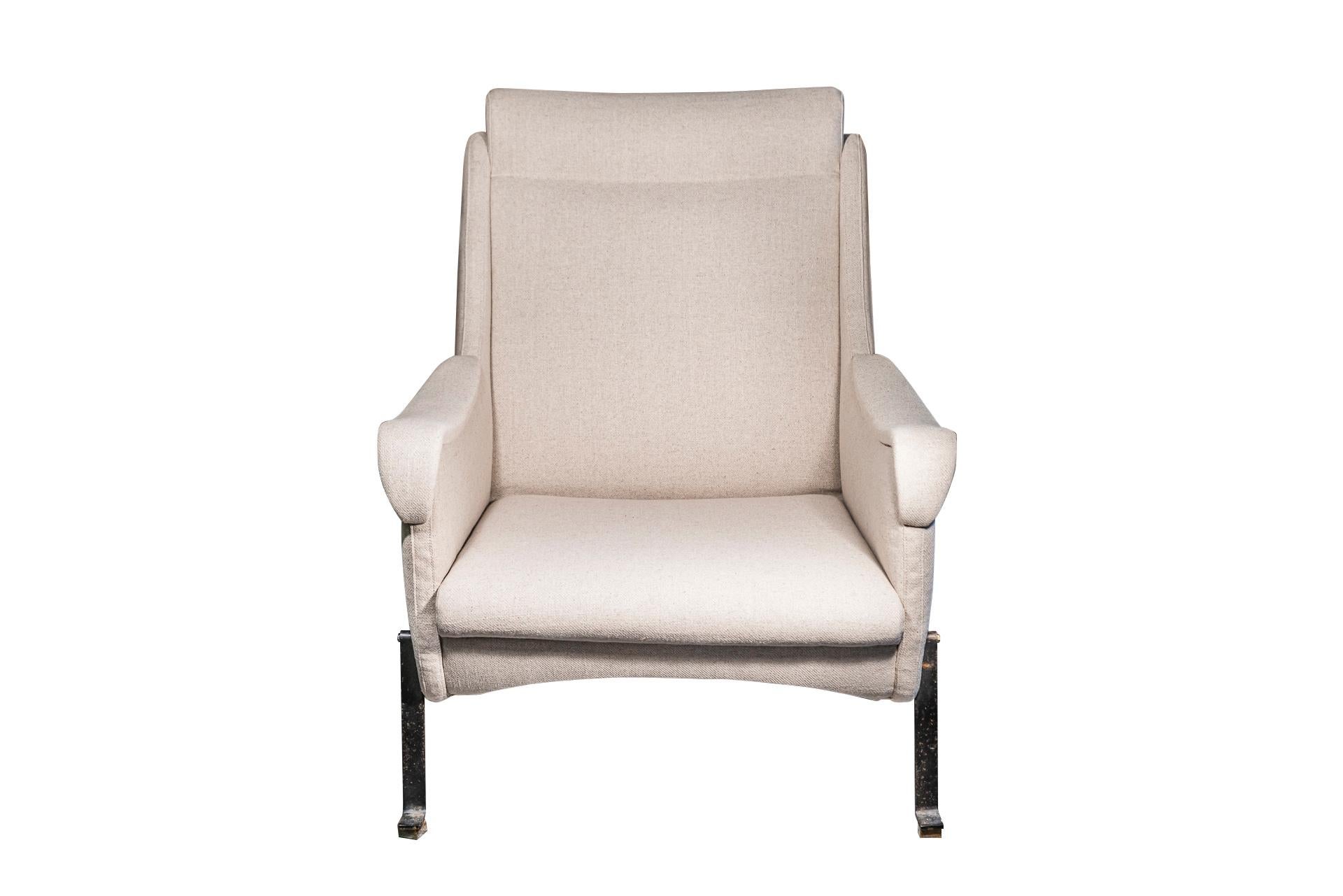 Gigi Radice, 
Pair of armchairs,
Iron and fabric,
Wear consistent with age and use,
Italy, circa 1960.

Measures: Height 91 cm, depth 80 cm, width 72 cm.