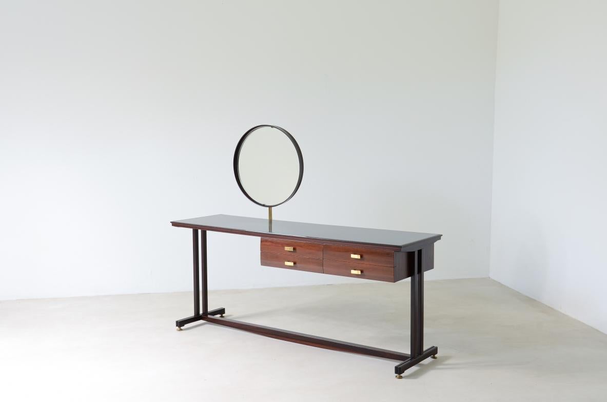 COD-1442
Gigi Radice (1924-2002)

Desk console with four side drawers and adjustable mirror with brass arm.

Italian manufacture, around 1960.

