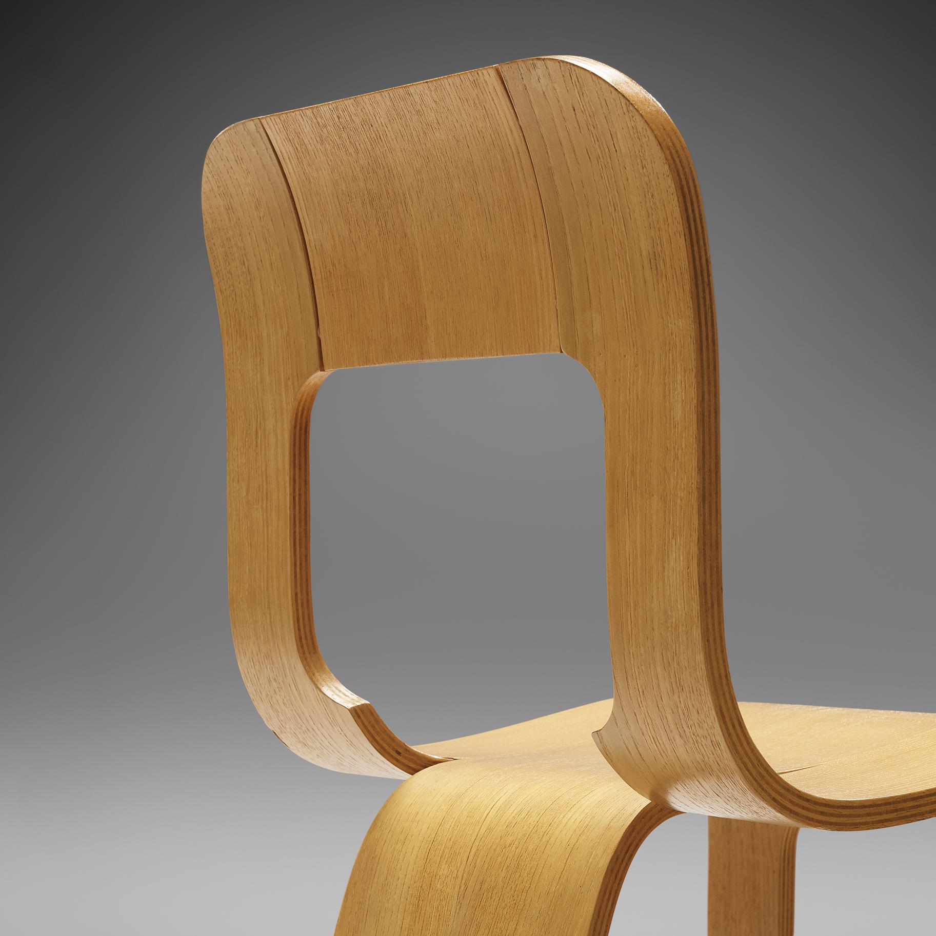 Gigi Sabadin für Stilwood: Sechs Esszimmerstühle aus Esszimmerstühlen aus Eschenholzsperrholz (Moderne der Mitte des Jahrhunderts) im Angebot