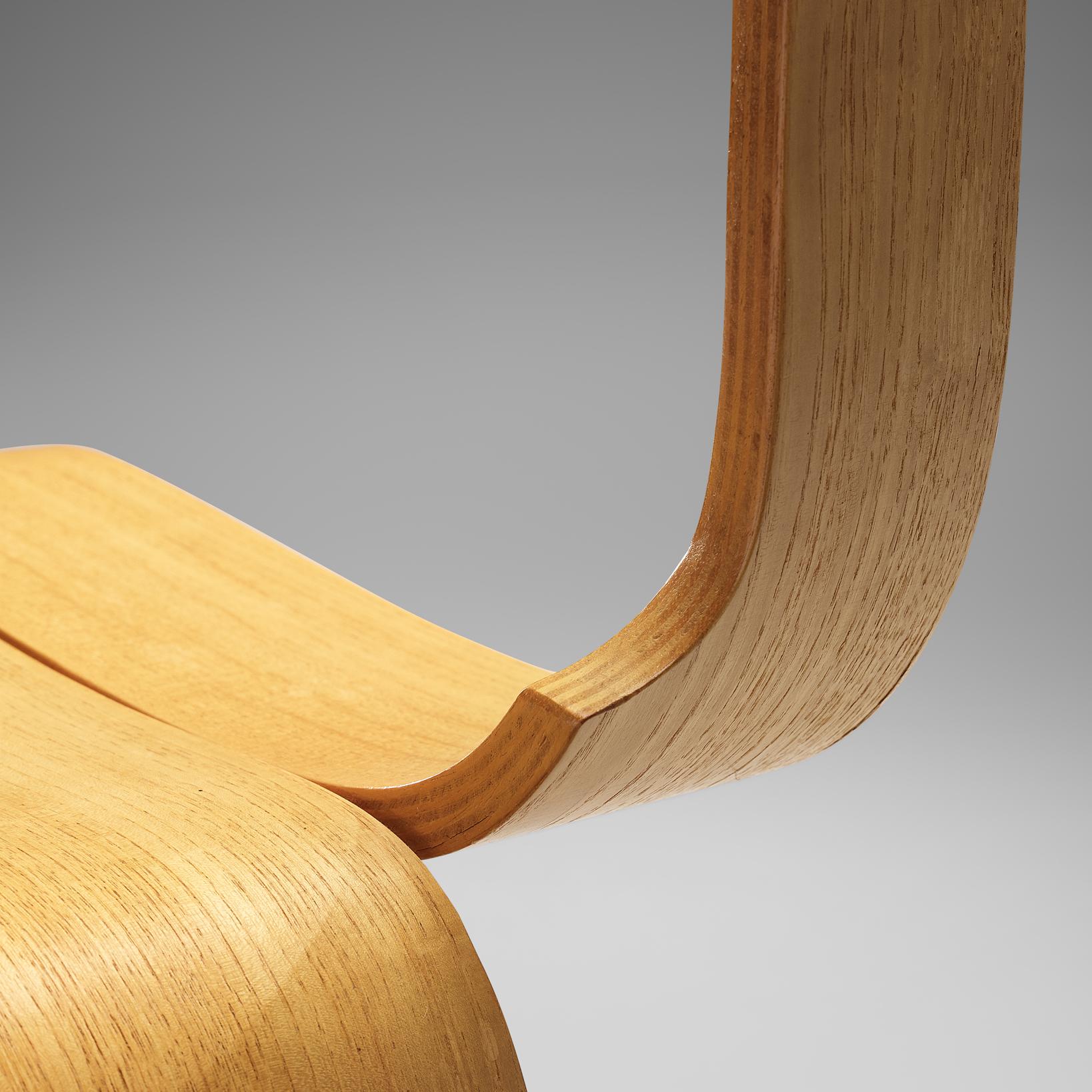 Gigi Sabadin für Stilwood: Sechs Esszimmerstühle aus Esszimmerstühlen aus Eschenholzsperrholz im Zustand „Gut“ im Angebot in Waalwijk, NL