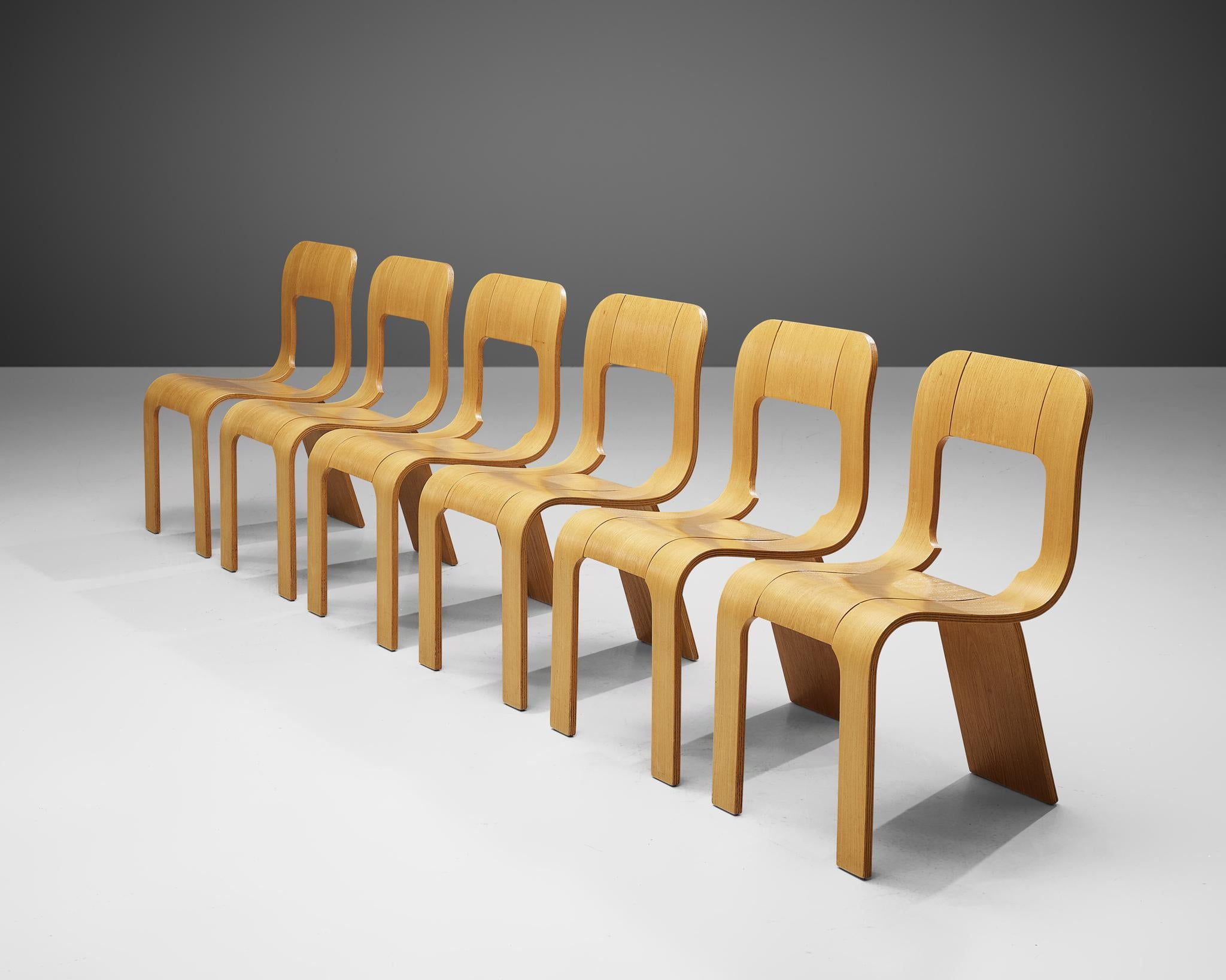 Gigi Sabadin für Stilwood: Sechs Esszimmerstühle aus Esszimmerstühlen aus Eschenholzsperrholz im Angebot 1