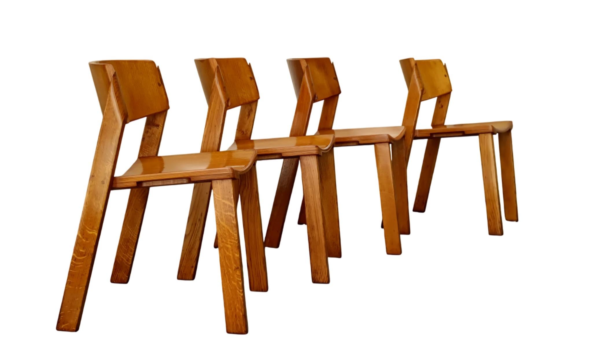 Juego de 4 sillas apilables de madera, estilo Gigi Sabadin, Italia Años 60 Moderno de mediados de siglo en venta