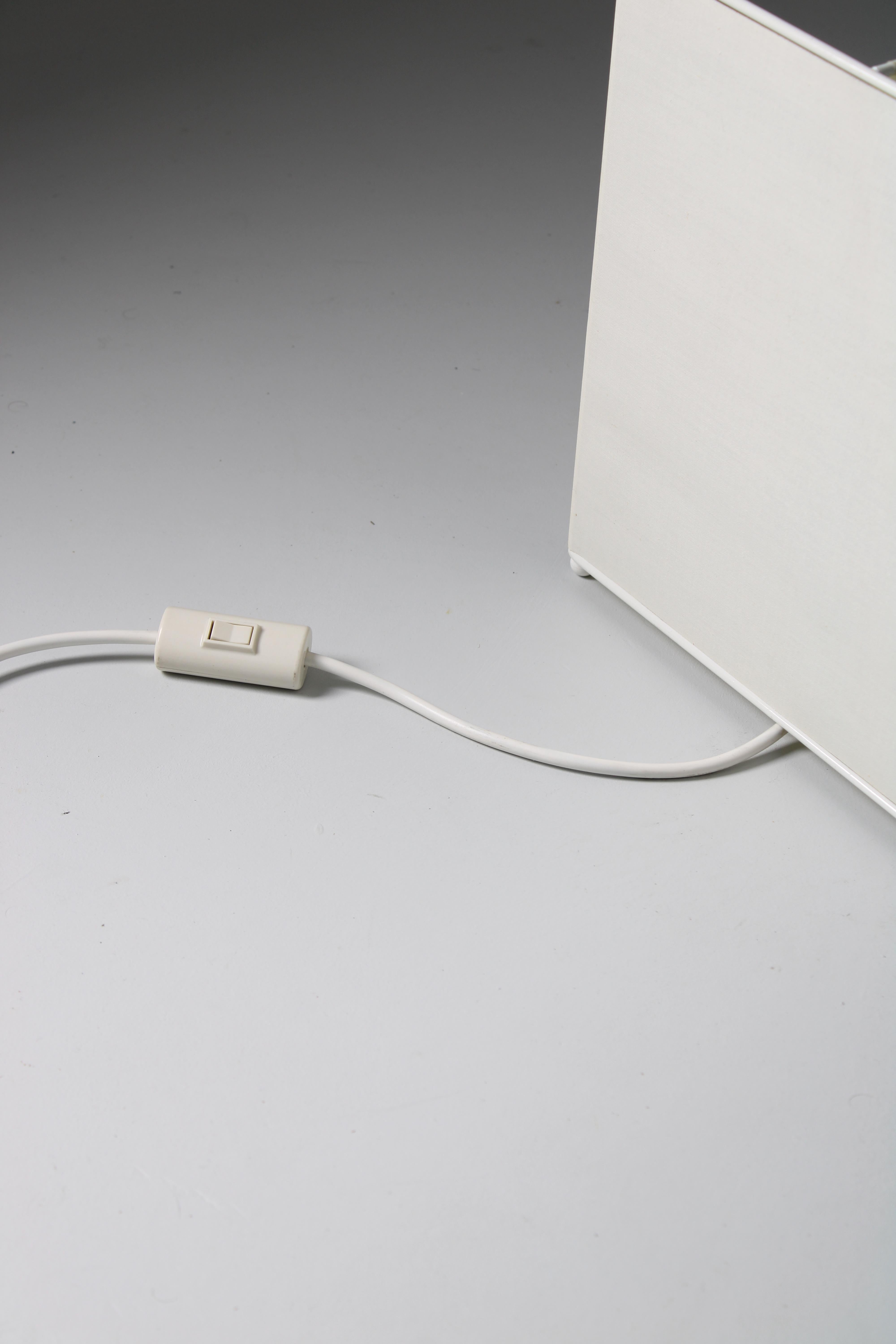 Gigia table lamp by Piero de Longhi for IBIS, C.1975 For Sale 3