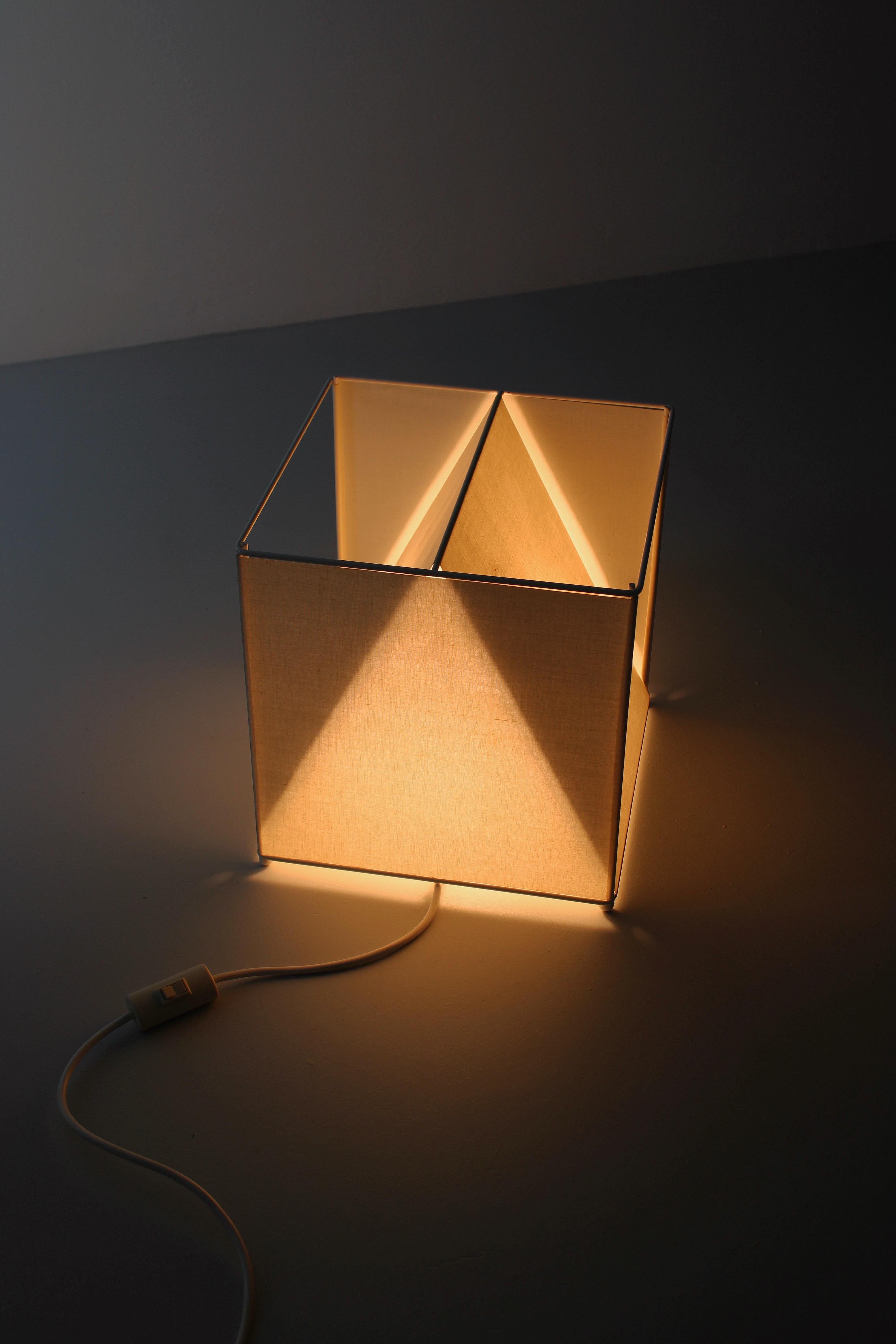 Mid-Century Modern Gigia table lamp by Piero de Longhi for IBIS, C.1975 For Sale