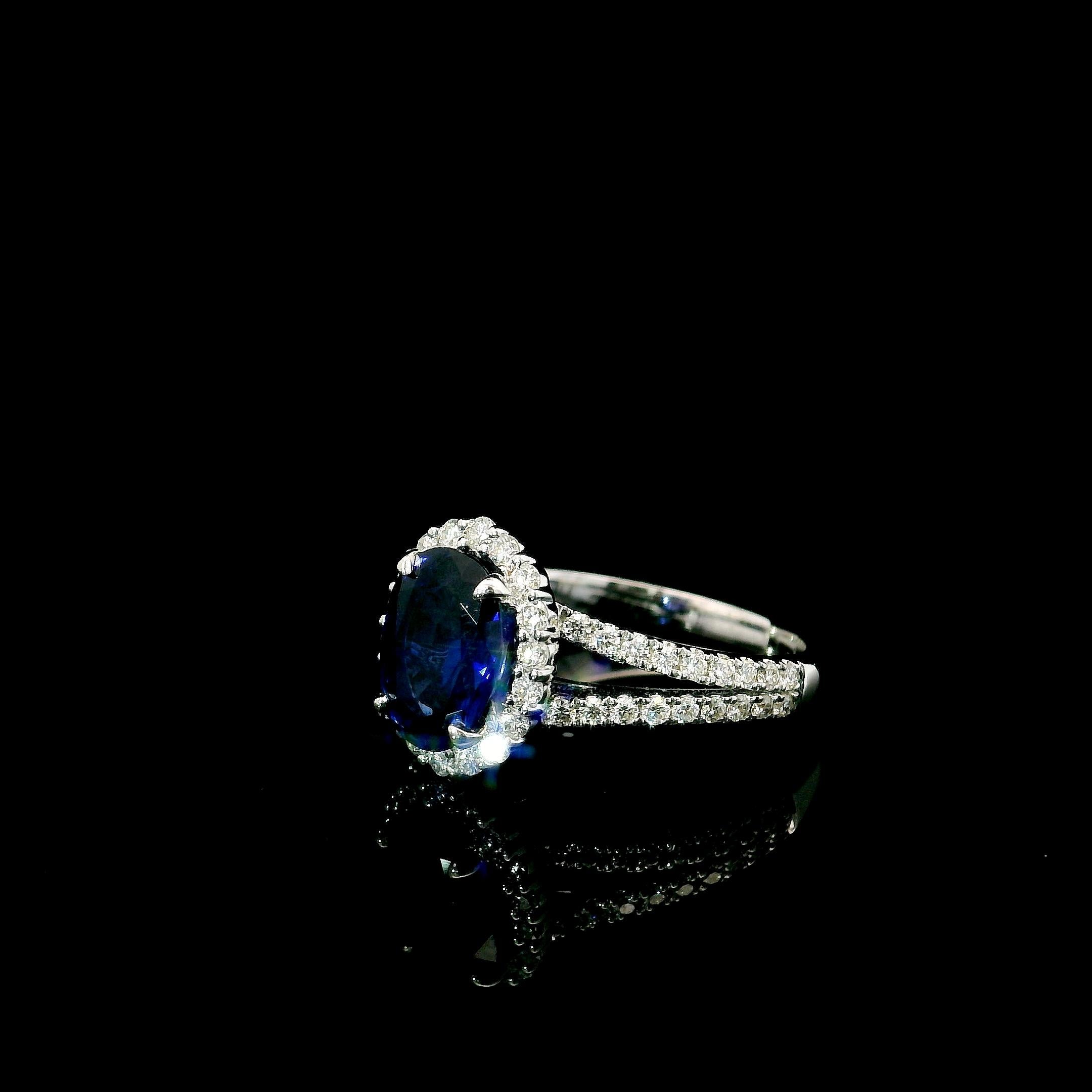 GII Certified 1.75 Carat Blue Diamond Ring In New Condition For Sale In บางรัก, TH