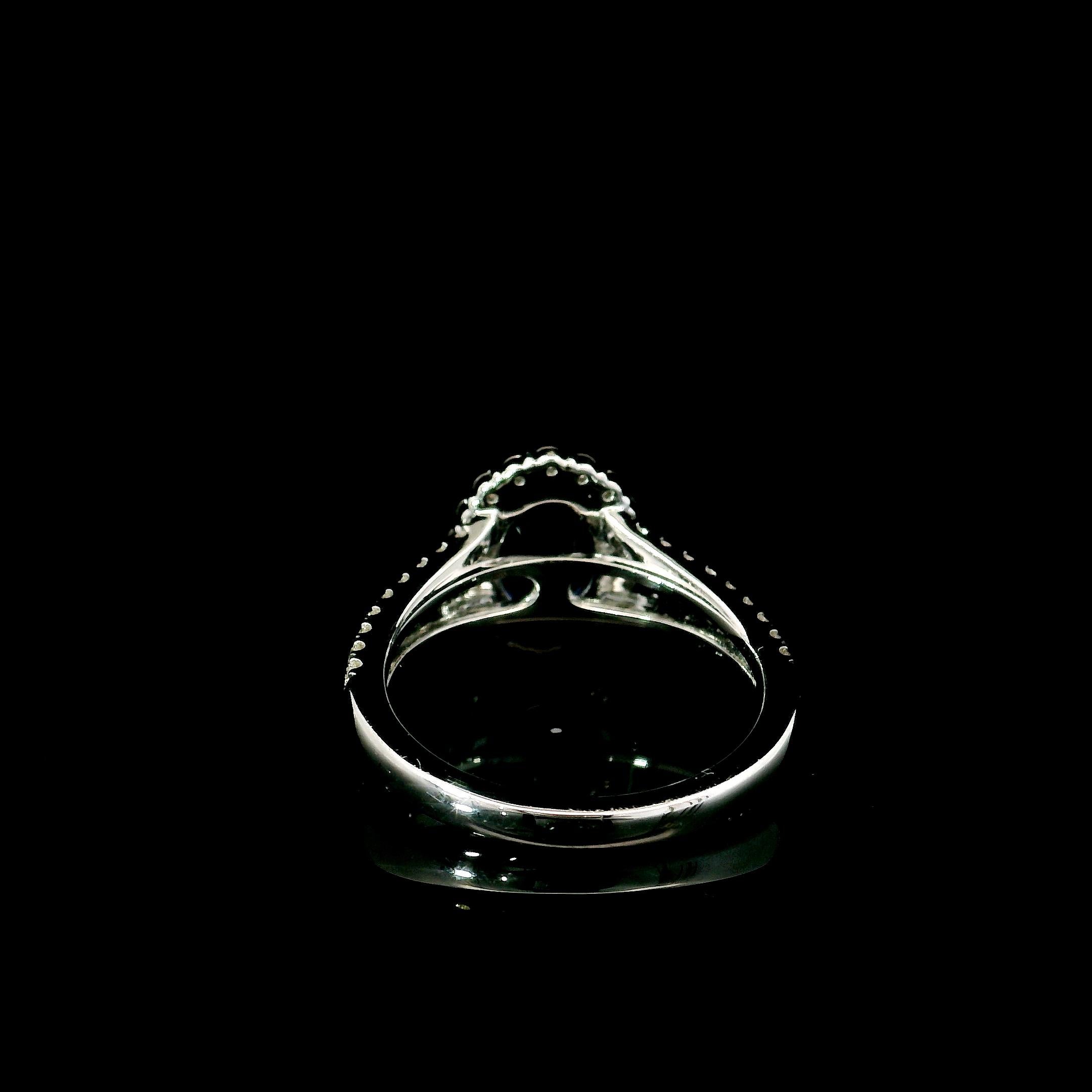 Women's or Men's GII Certified 1.75 Carat Blue Diamond Ring For Sale