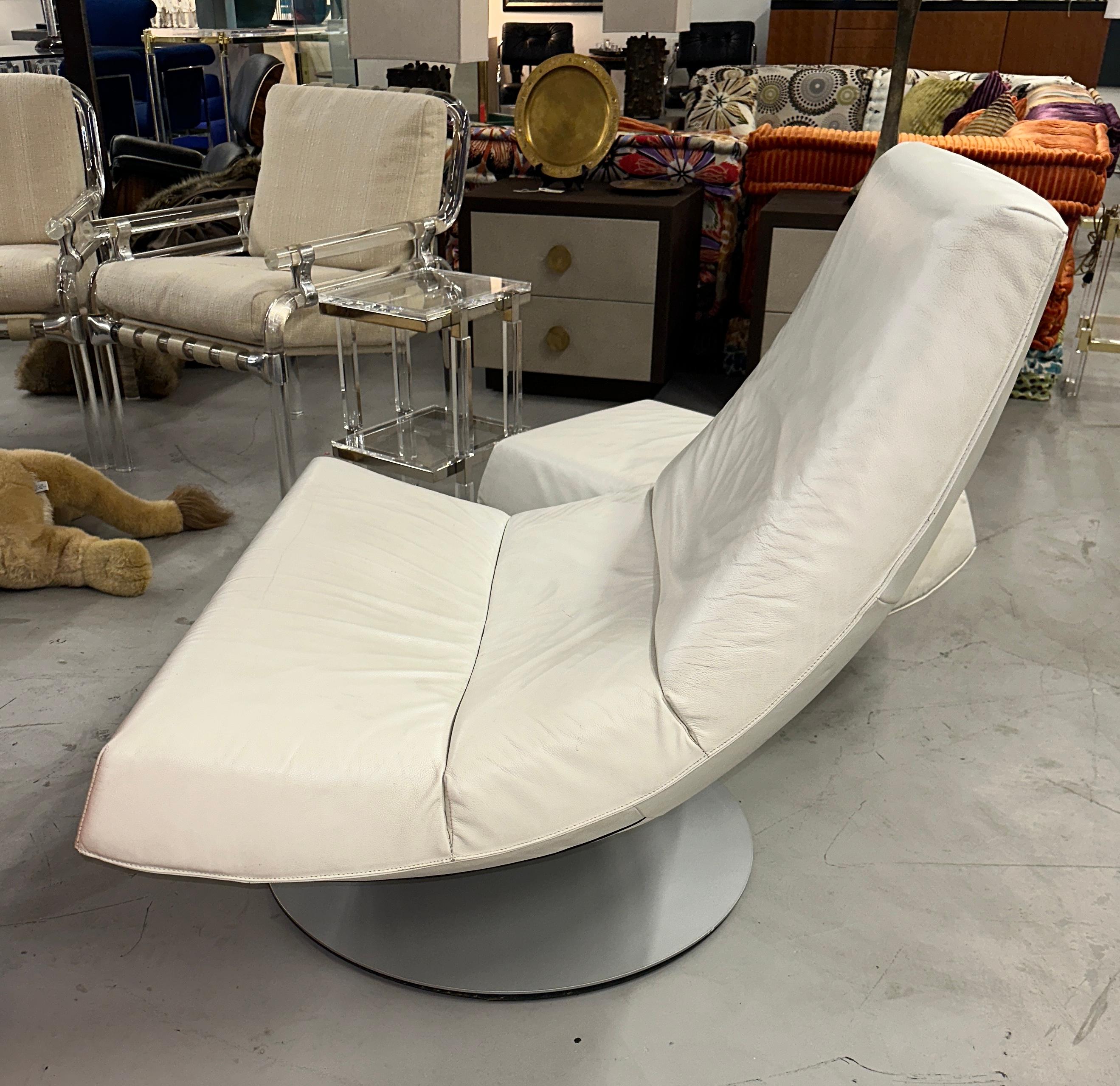 Gijs Papavoine Olivier Chair and Ottoman by Montis of the Netherlands In Good Condition In Palm Springs, CA
