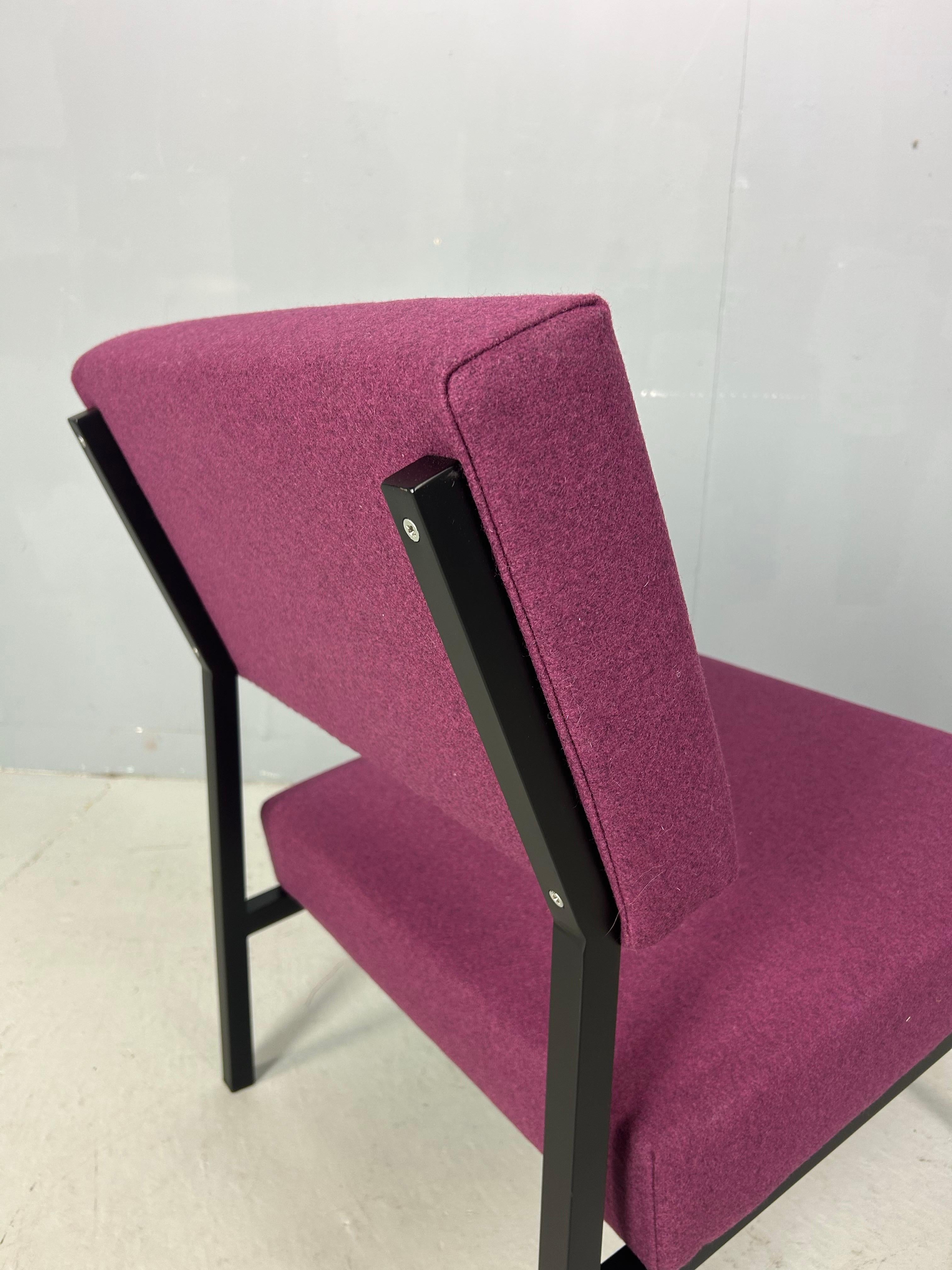 Gijs Van Der Sluis Silla de salón color berenjena modelo 36 ZA, 1961 en Bueno estado para la venta en The Hague, NL
