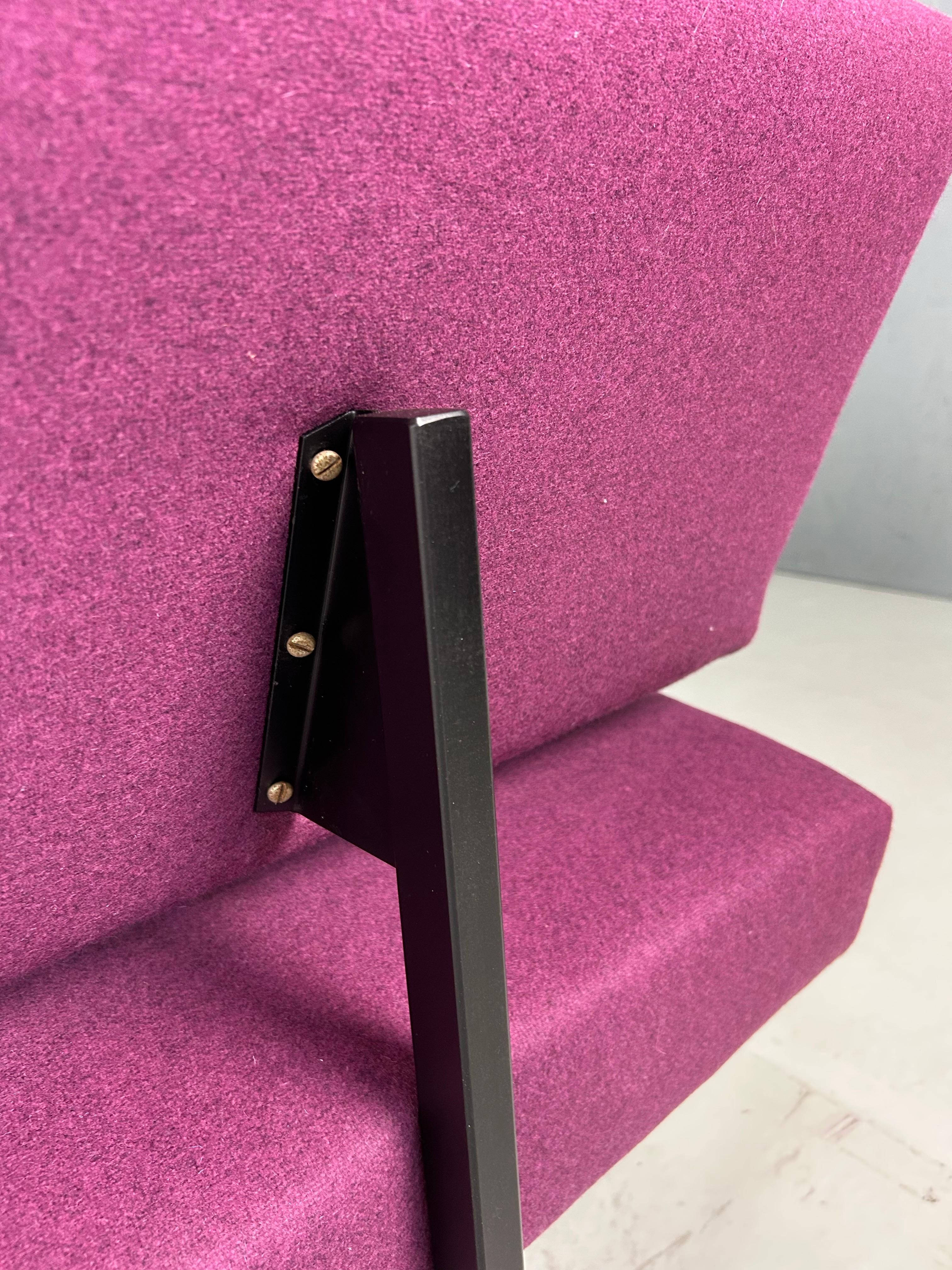 Ensemble canapé Sleeper et fauteuil de salon de Gijs Van Der Sluis couleur aubergine 1961 Bon état - En vente à The Hague, NL