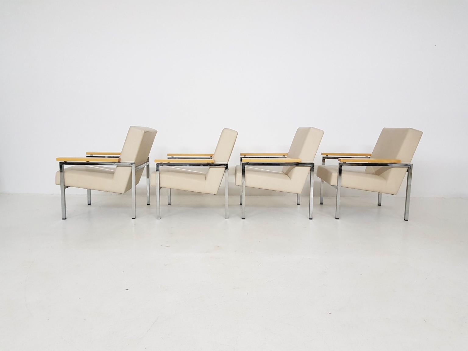 Dutch Gijs Van Der Sluis Model 30 Beige Leather Lounge Chair, the Netherlands, 1960s