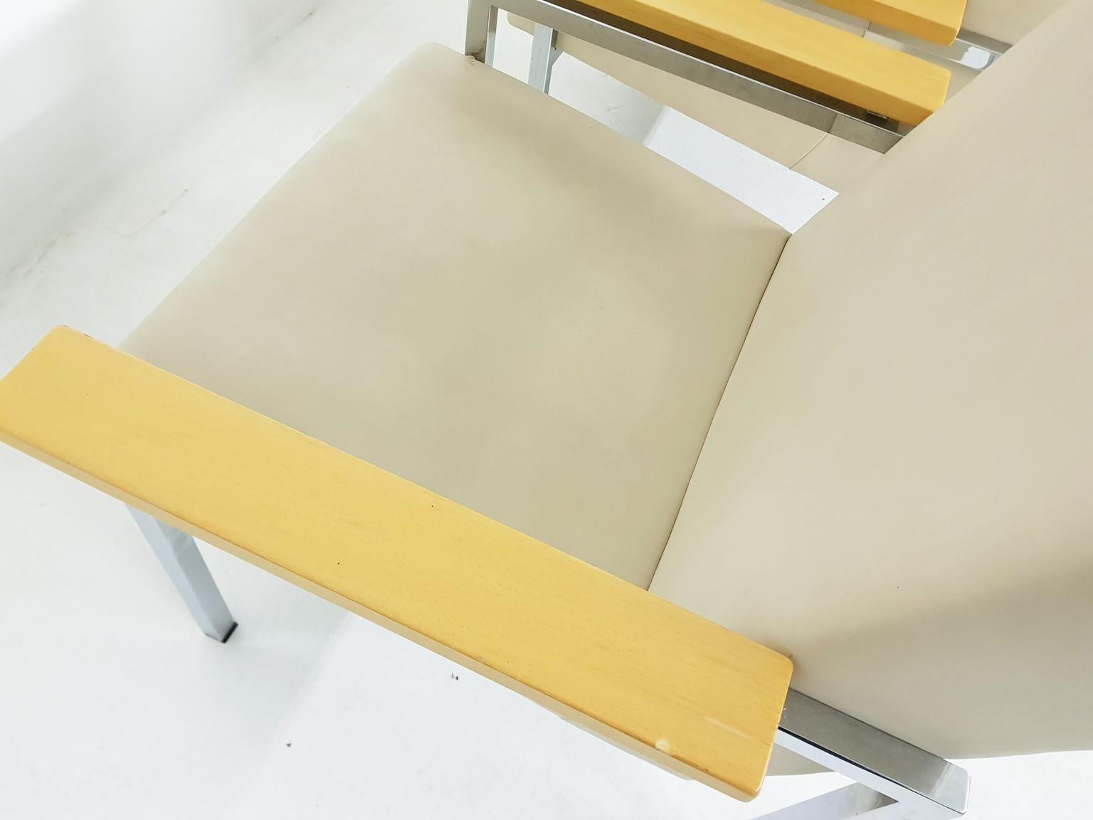 20th Century Gijs Van Der Sluis Model 30 Beige Leather Lounge Chair, the Netherlands, 1960s