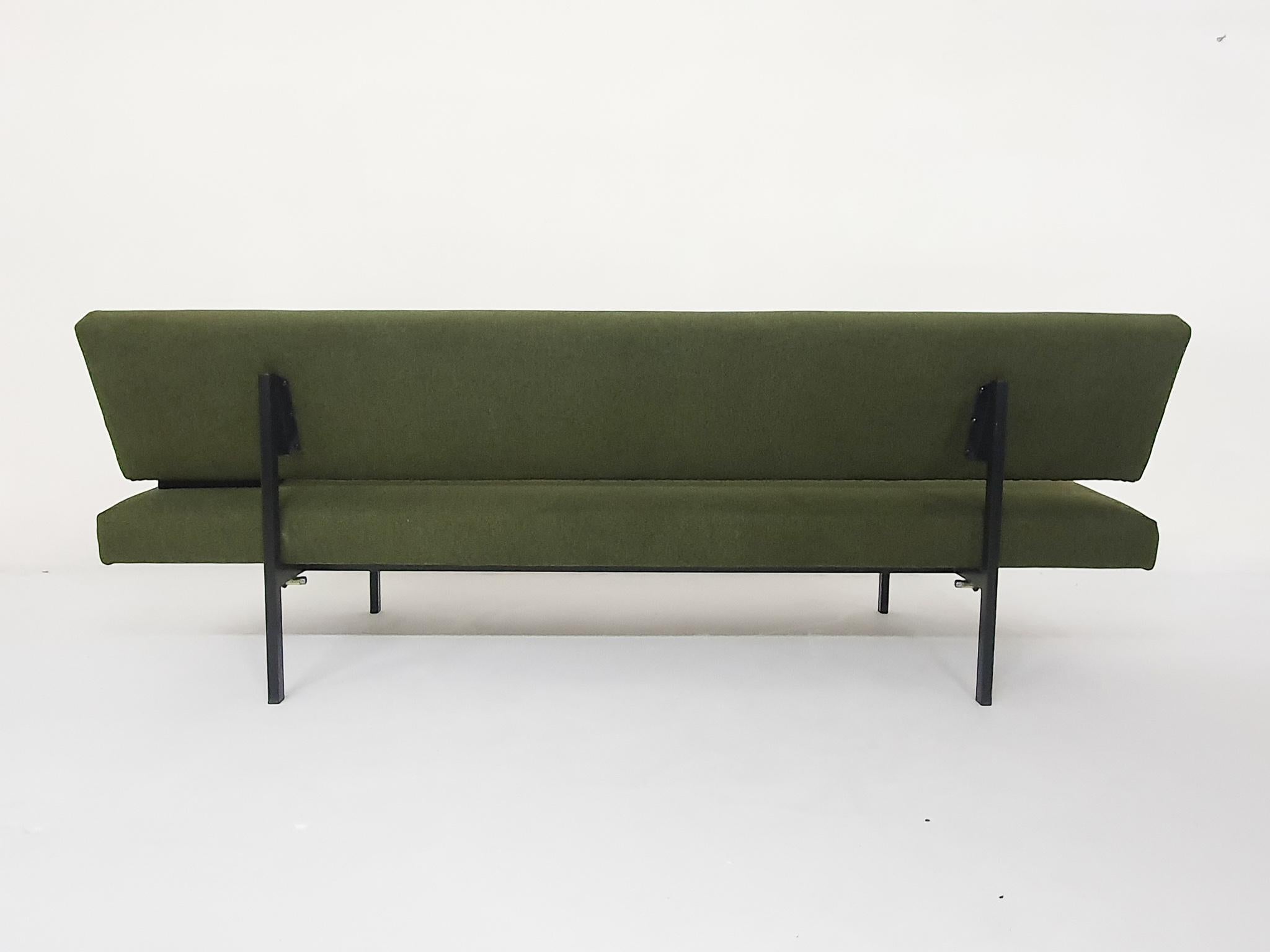 Gijs Van Der Sluis Model 540 Sleeper / Sofa, The Netherlands 1960's 3