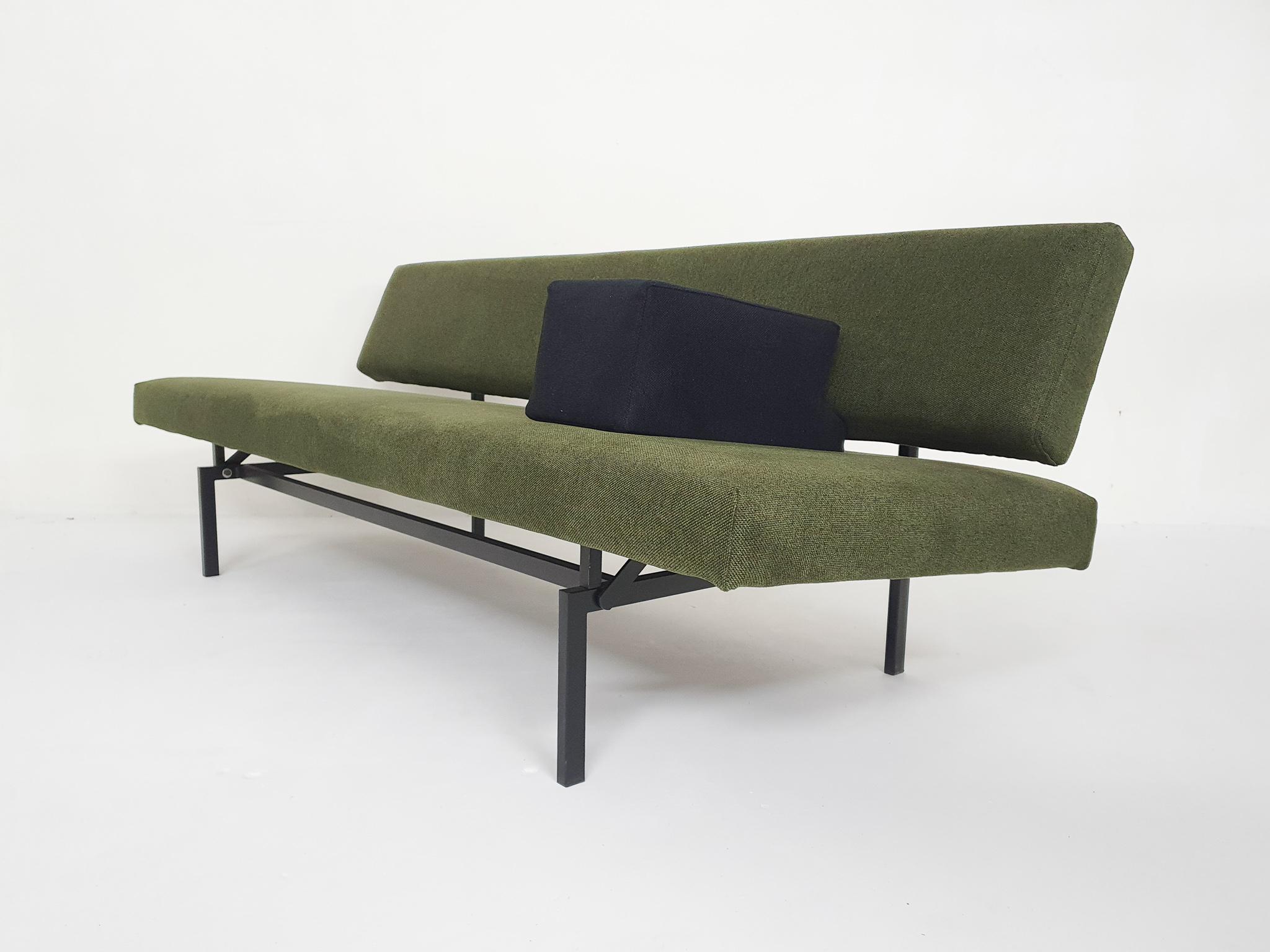 Mid-Century Modern Gijs Van Der Sluis Model 540 Sleeper / Sofa, The Netherlands 1960's