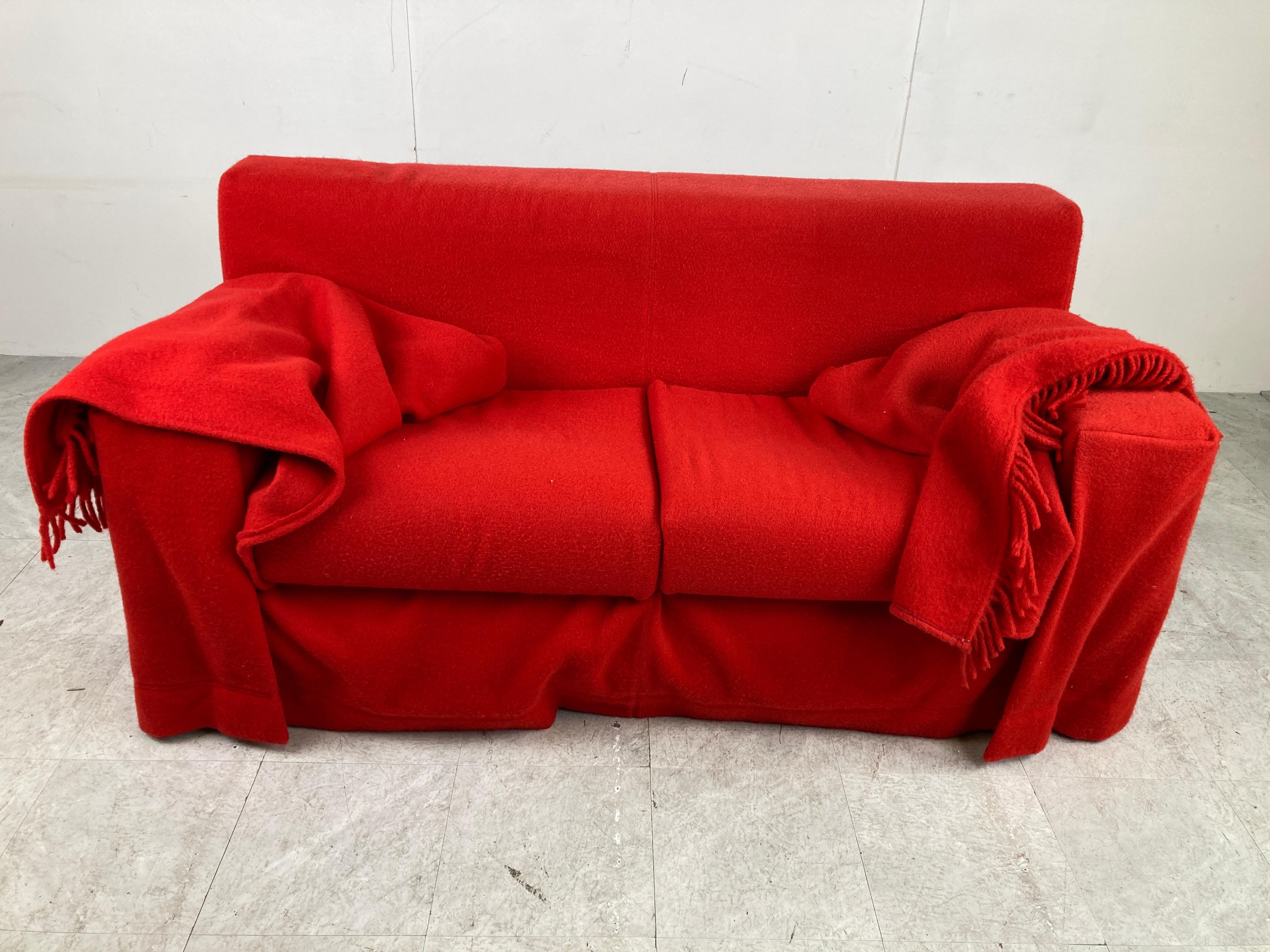 Gil Abiti Sofa by Gianfranco Ferré and Paolo Nava for B and B Italia, 1990s For Sale 4