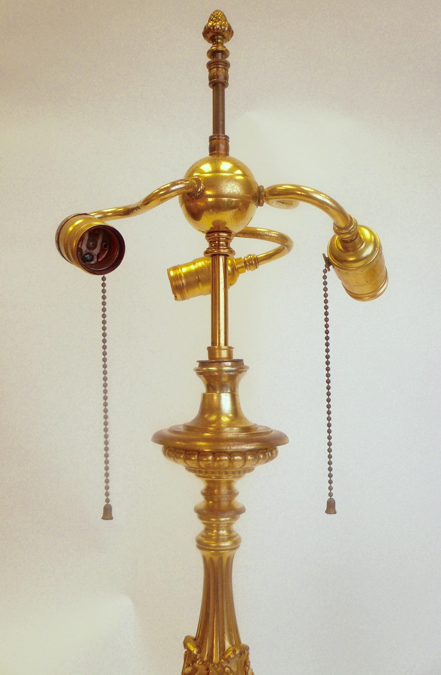 Lampe seau de style Renaissance en bronze doré par E. F. Caldwell en vente 4