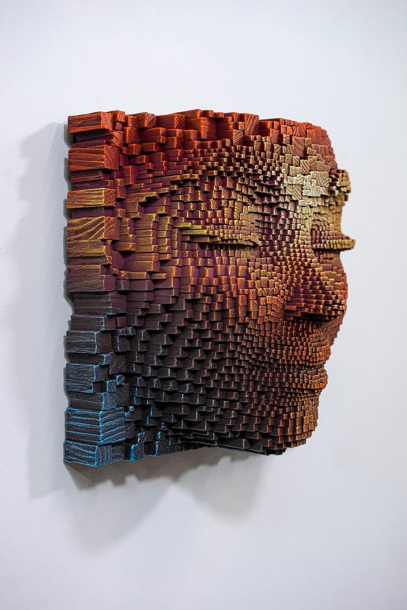 The Eclipse, l'oscurità - Figurative Sculpture Marrone di Gil Bruvel
