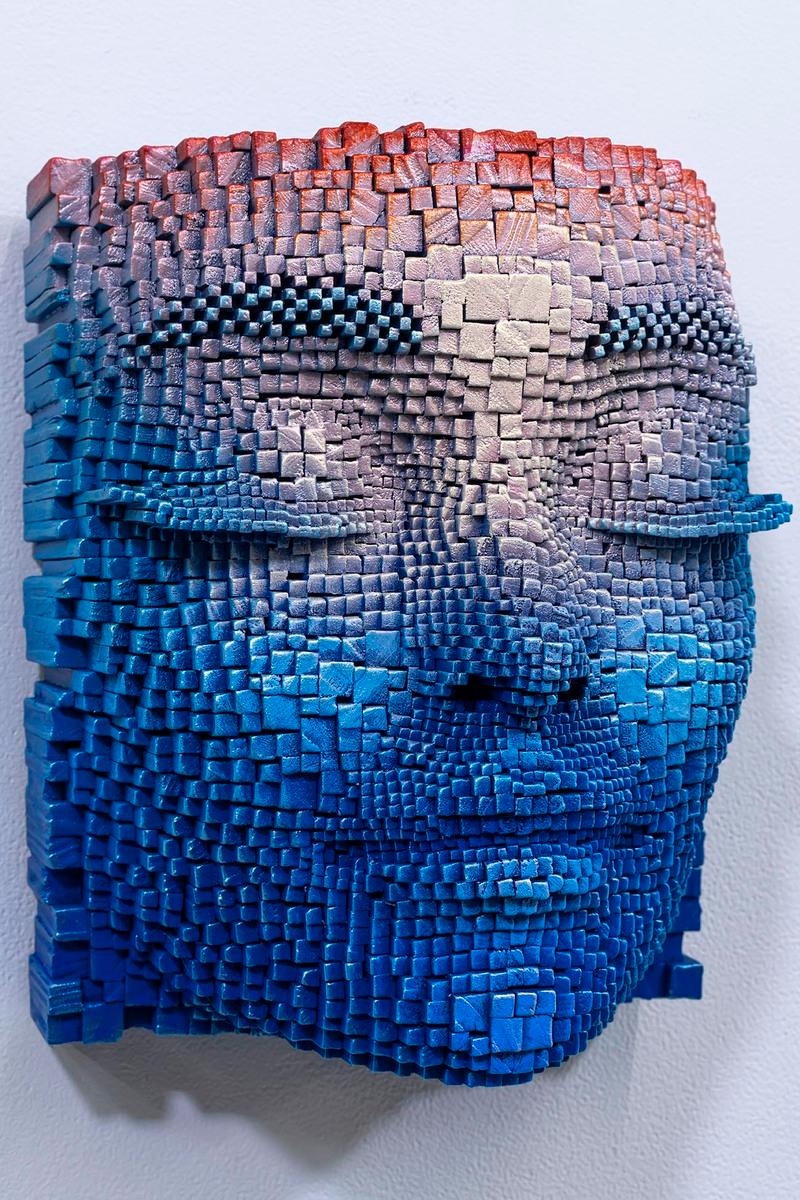 Despertar - Figurative Sculpture Marrón de Gil Bruvel