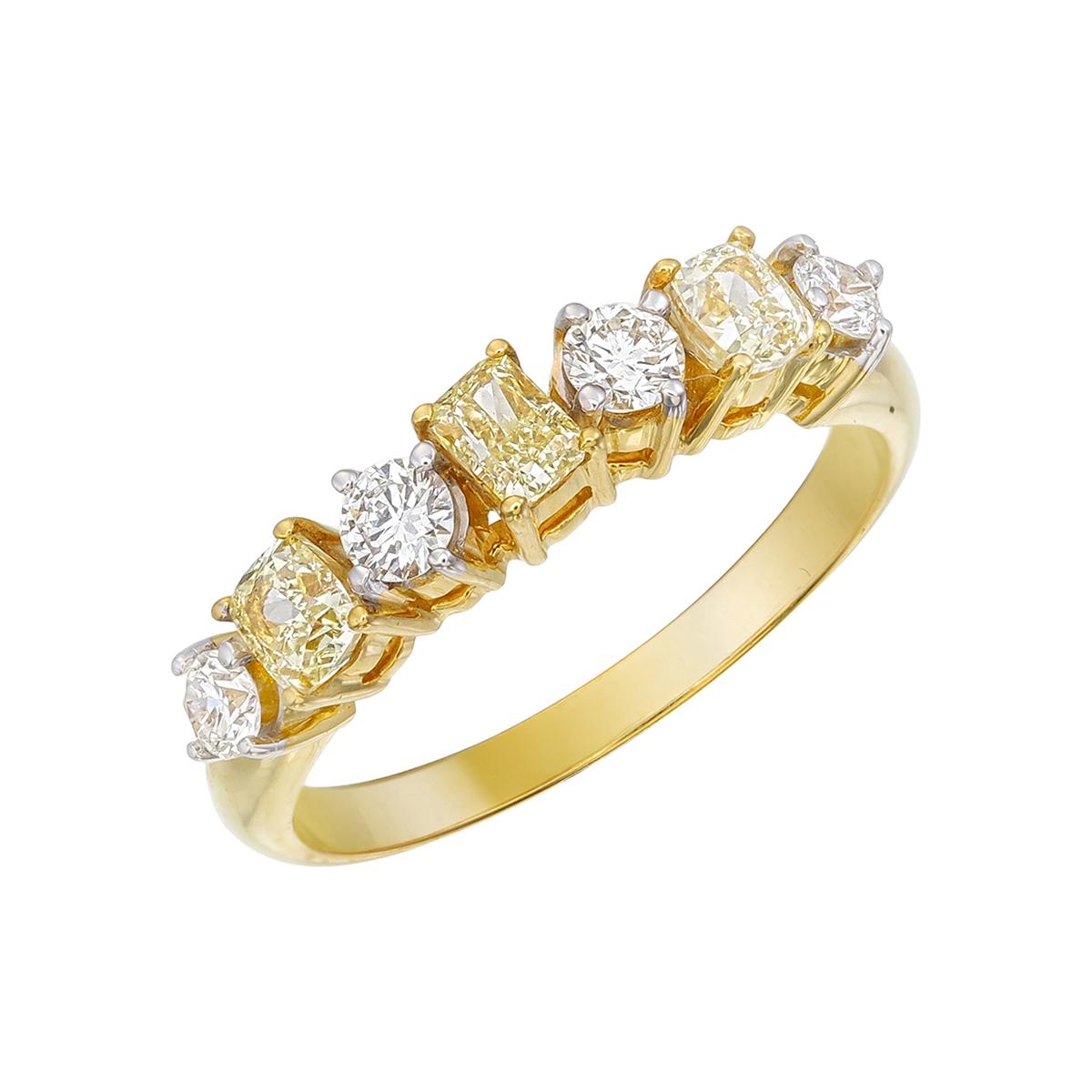 Taille radiant Bague avec diamant jaune fantaisie de 0,21 carat certifié VVS - VS pureté GIl en vente
