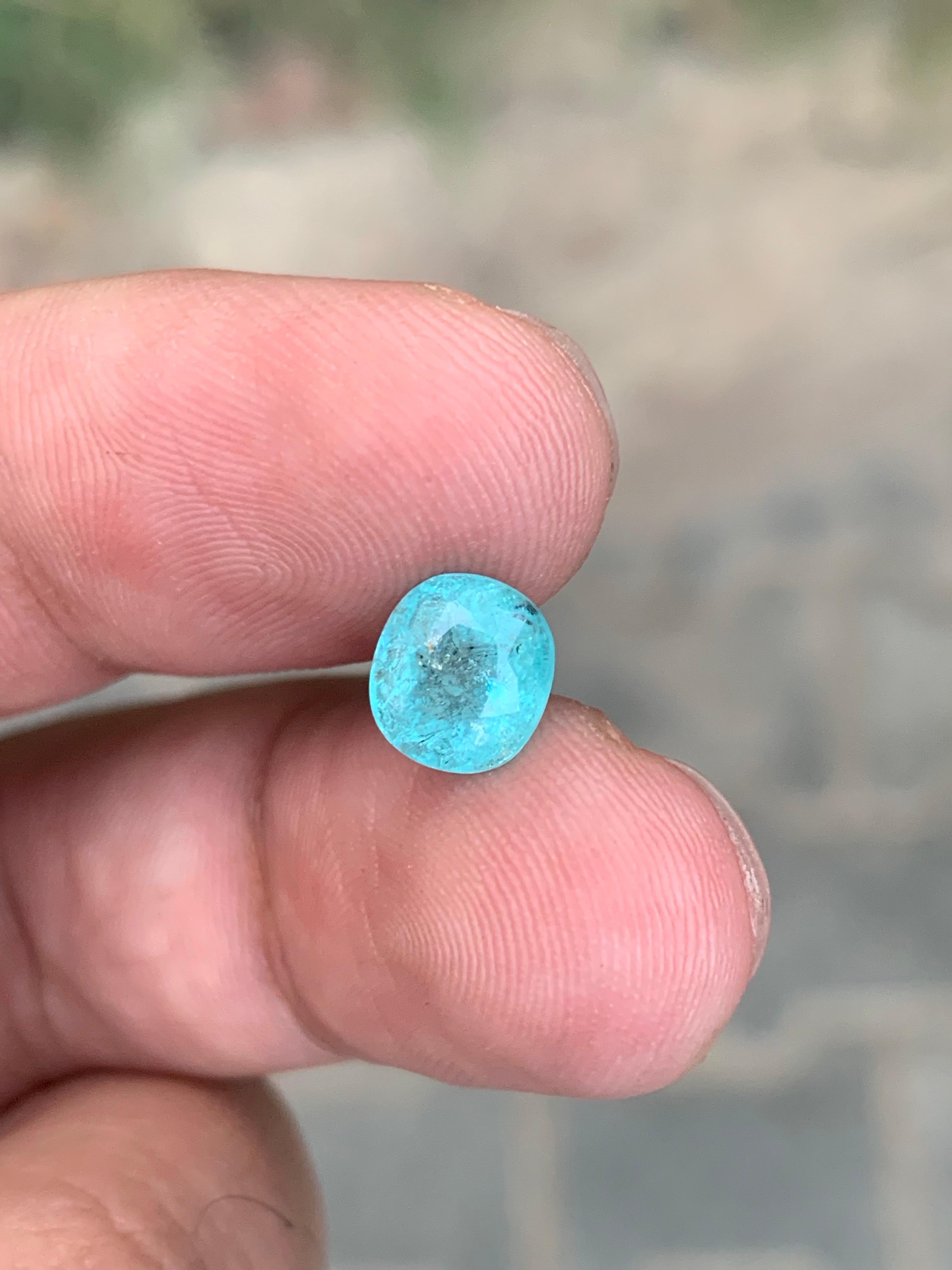 Gemma naturale sfusa di forma ovale di tormalina Paraiba certificata GIL da 1.94 carati in vendita 4