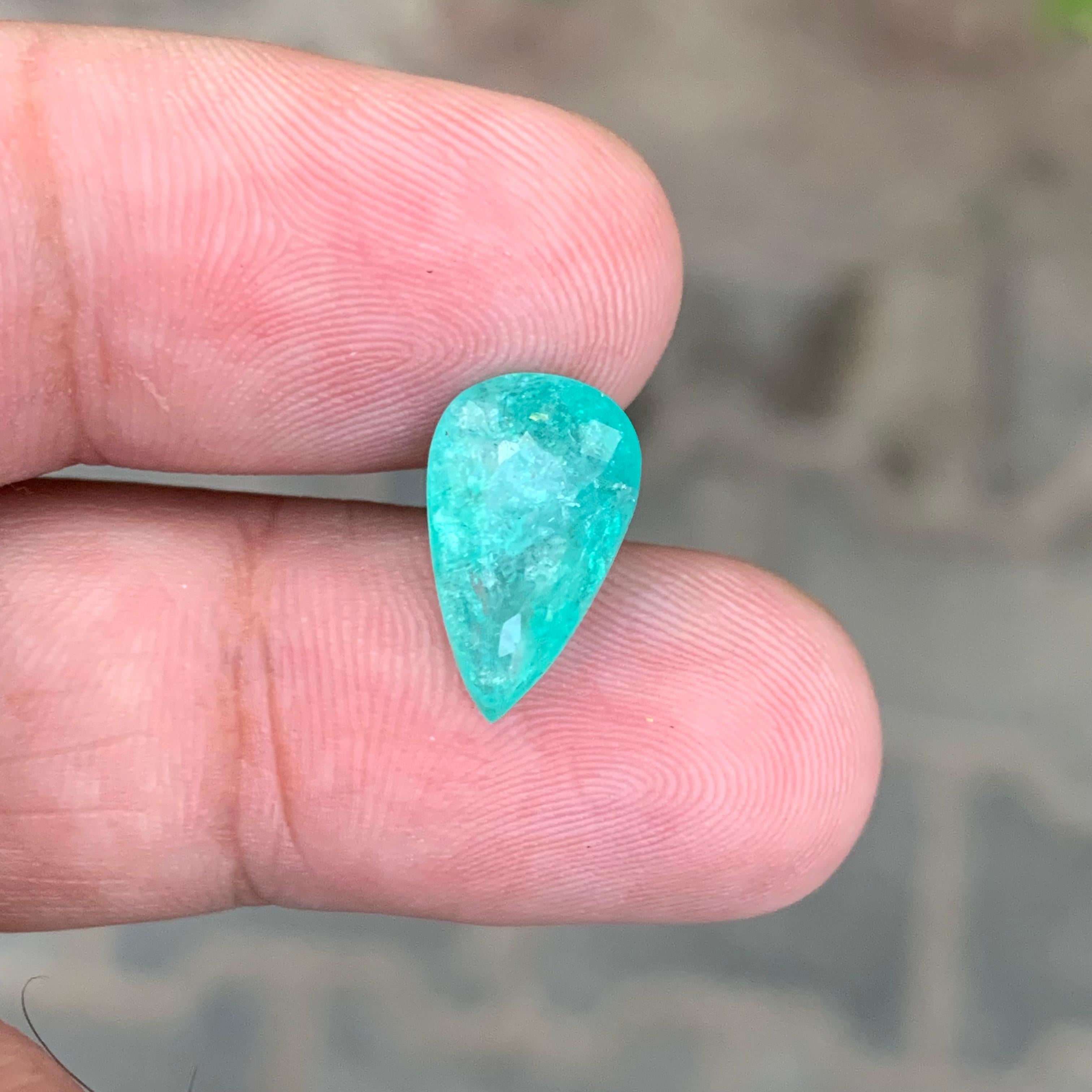 Gemma naturale sciolta Paraiba Tourmaline a forma di pera certificata GIL da 4,47 carati In condizioni Nuovo in vendita a Peshawar, PK