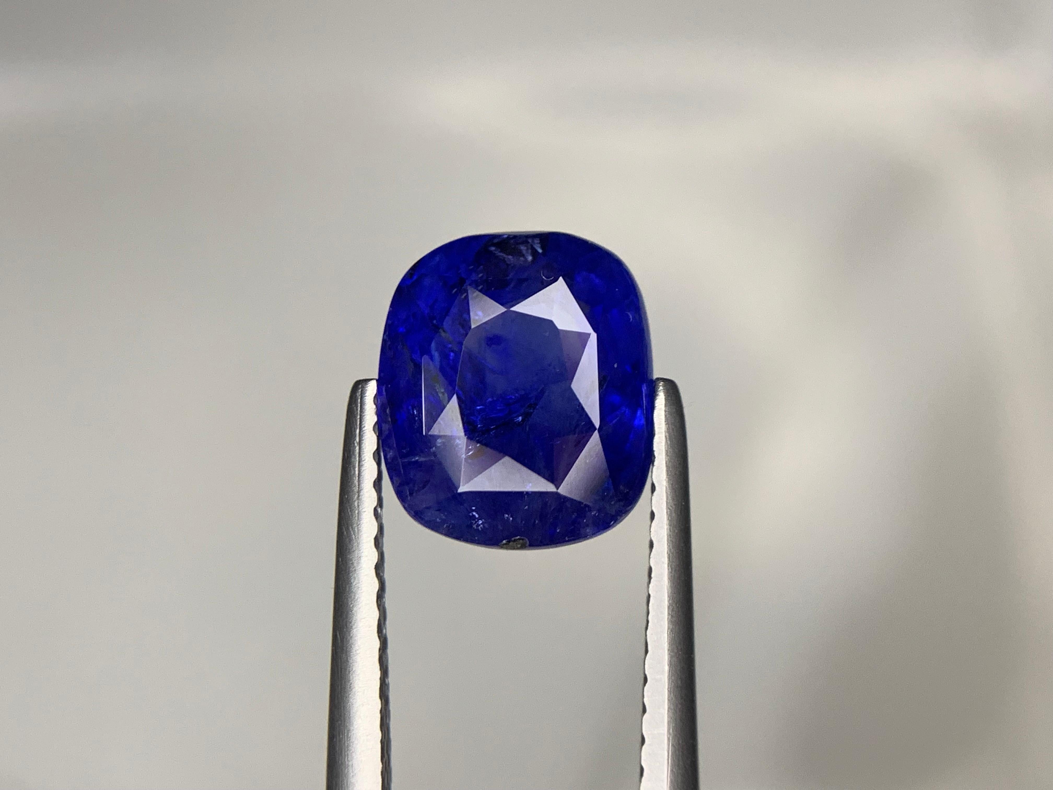 Saphir royal bleu de Ceylan certifié GIL de 4,57 carats naturel en vrac Unisexe en vente