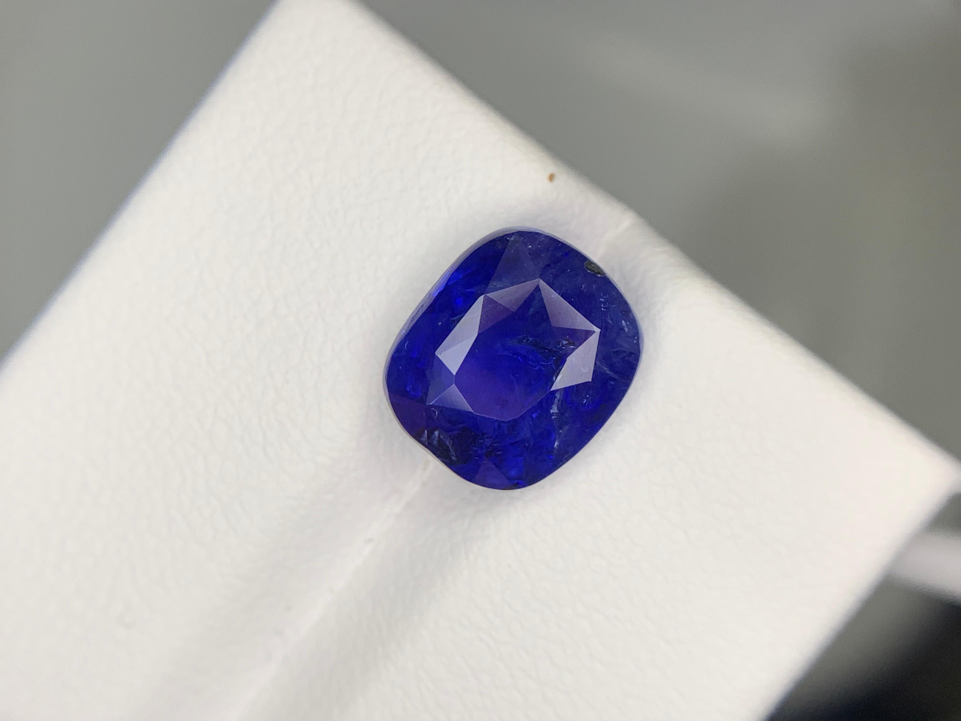 Saphir royal bleu de Ceylan certifié GIL de 4,57 carats naturel en vrac en vente 2