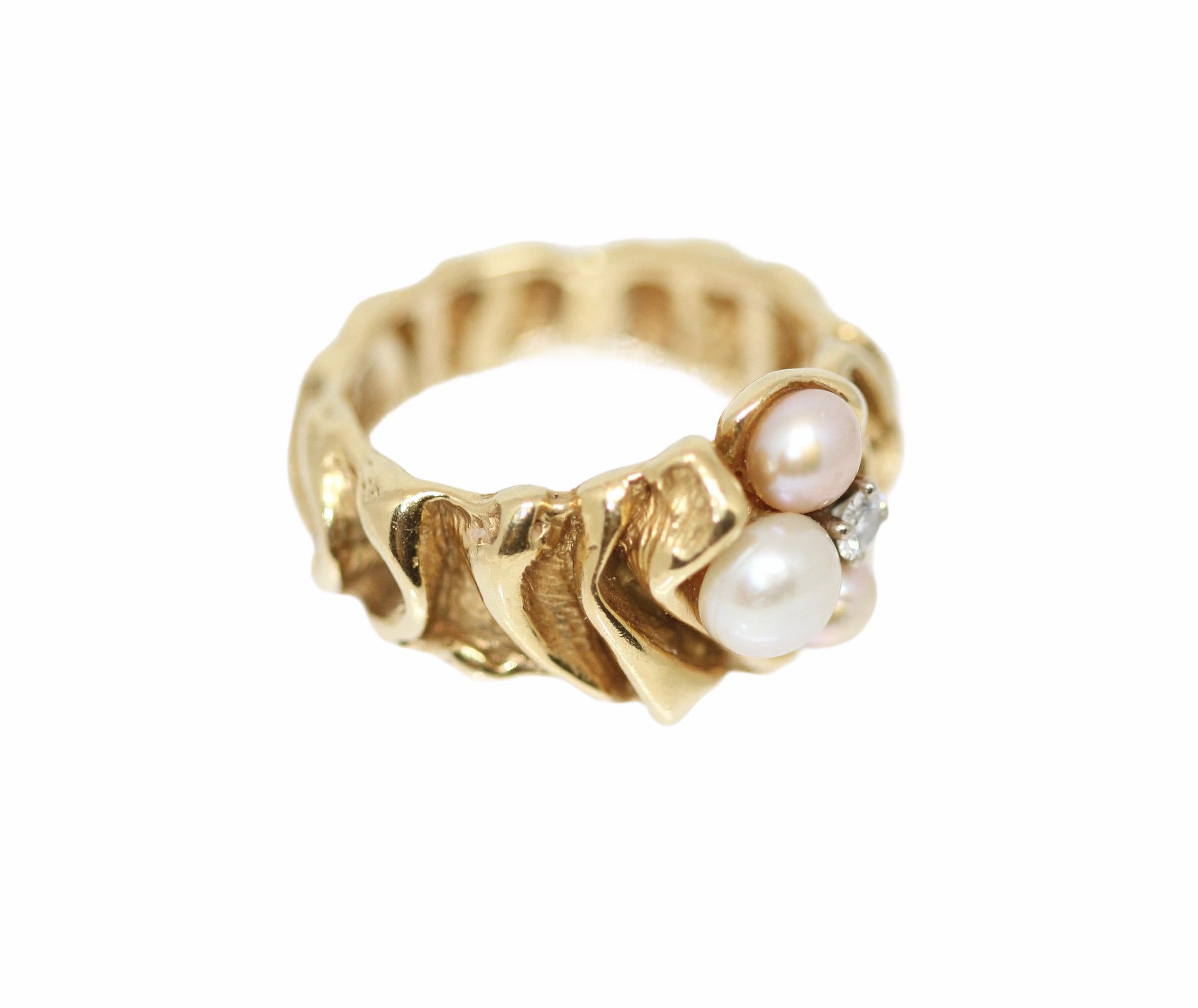 Brilliant Cut Gilbert Albert 18K Gold Pearl and Diamond Ring For Sale