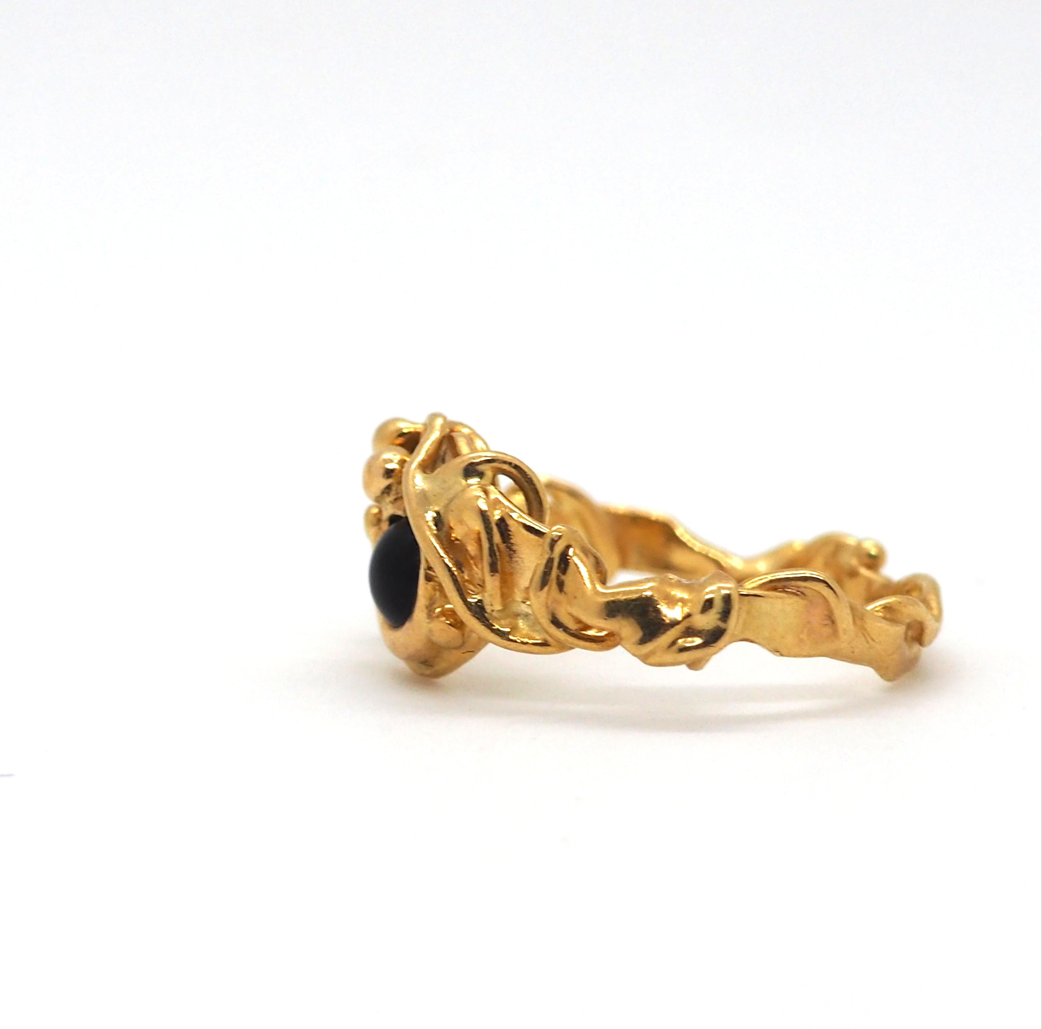Gilbert Albert 18k Yellow Gold Onyx Ring In Excellent Condition For Sale In Geneva, CH