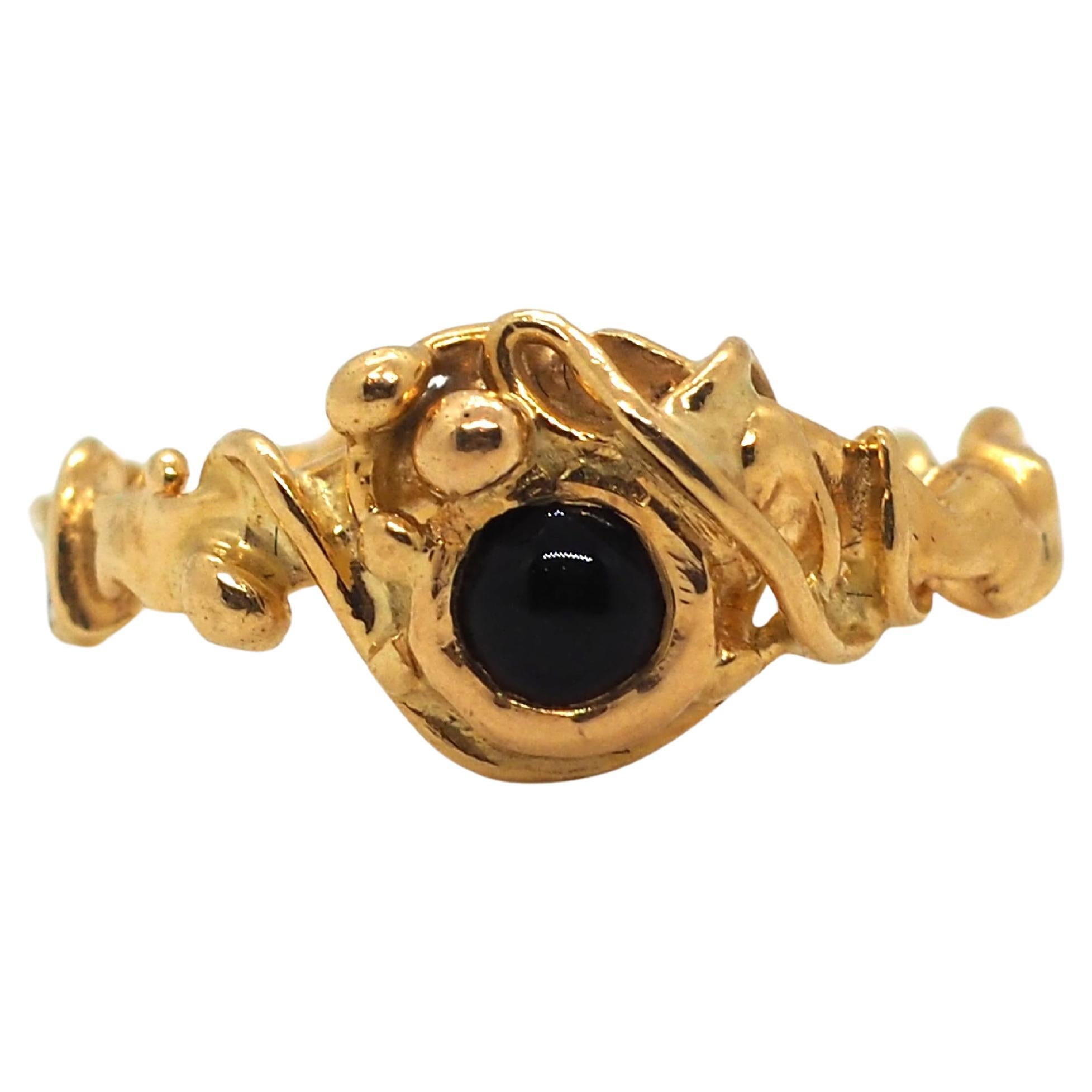 18 Karat Gelbgold Onyx-Ring von Gilbert Albert im Angebot