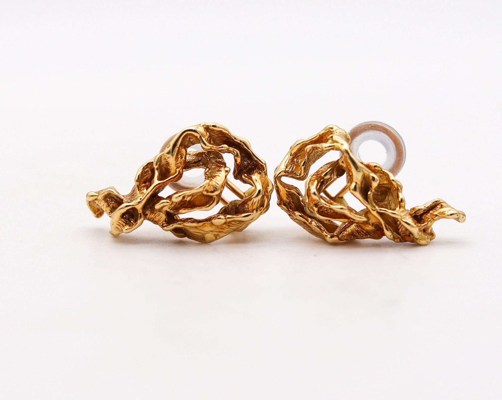 GILBERT ALBERT 1965 Sculpted Organic Clips On Earrings In 18Kt Yellow Gold In Excellent Condition In Miami, FL
