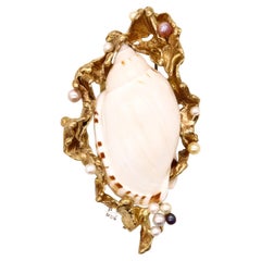 Gilbert Albert Broche pendentif moderniste suisse de 1970 en or 18 carats avec coquille de coquillage et 12 perles