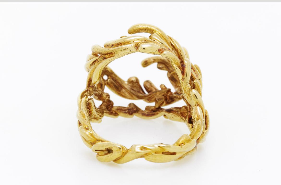 CIRCA 1970er Jahre, 18k, von Gilbert Albert, Schweiz.   Ob auf dem Laufsteg der Fashion Week oder auf den Stufen des Kunstmuseums - Gilbert Alberts Gespür für schickes Design hat den modernen Schmuck seit den 1950er Jahren beeinflusst. Dieser Ring