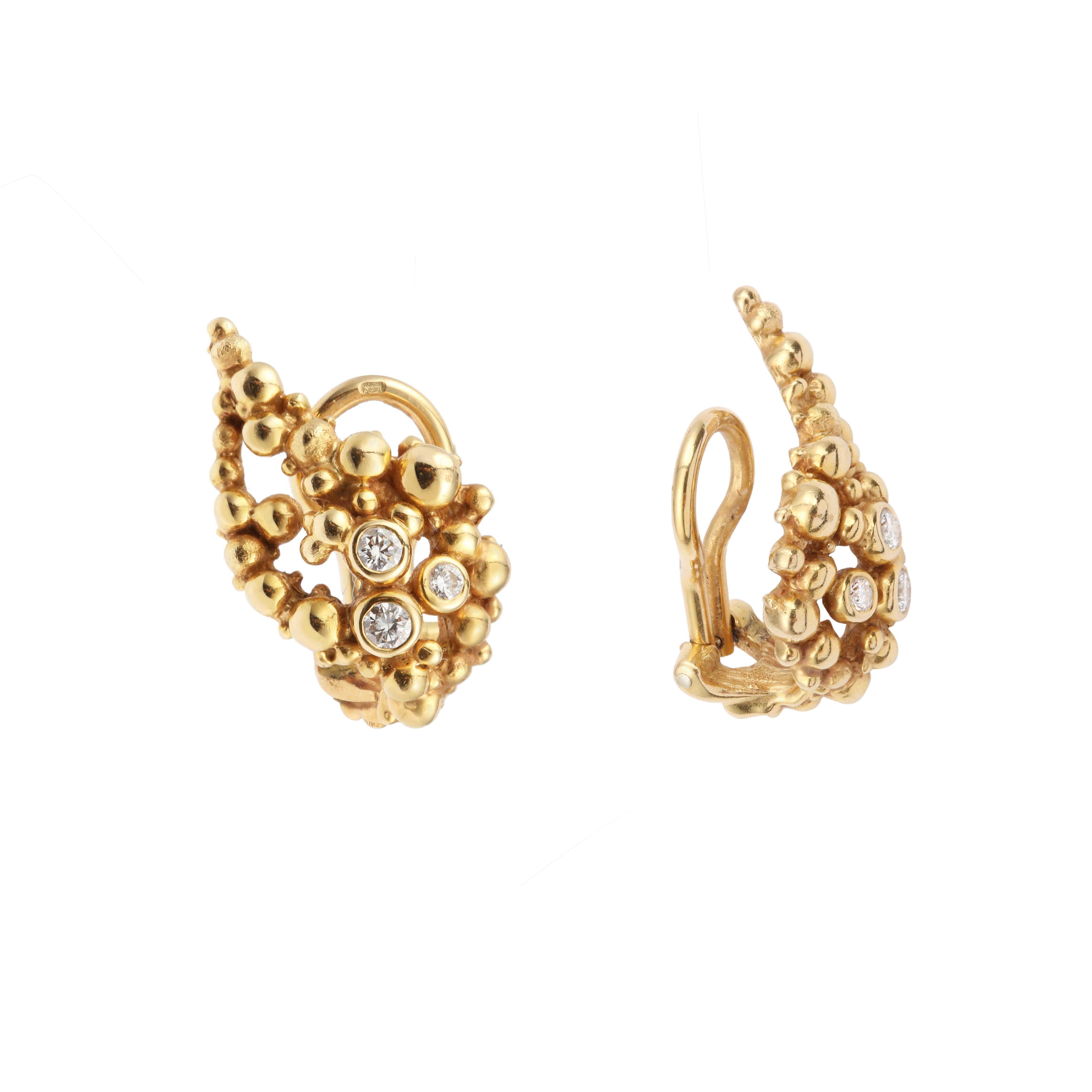 grape design gold earrings