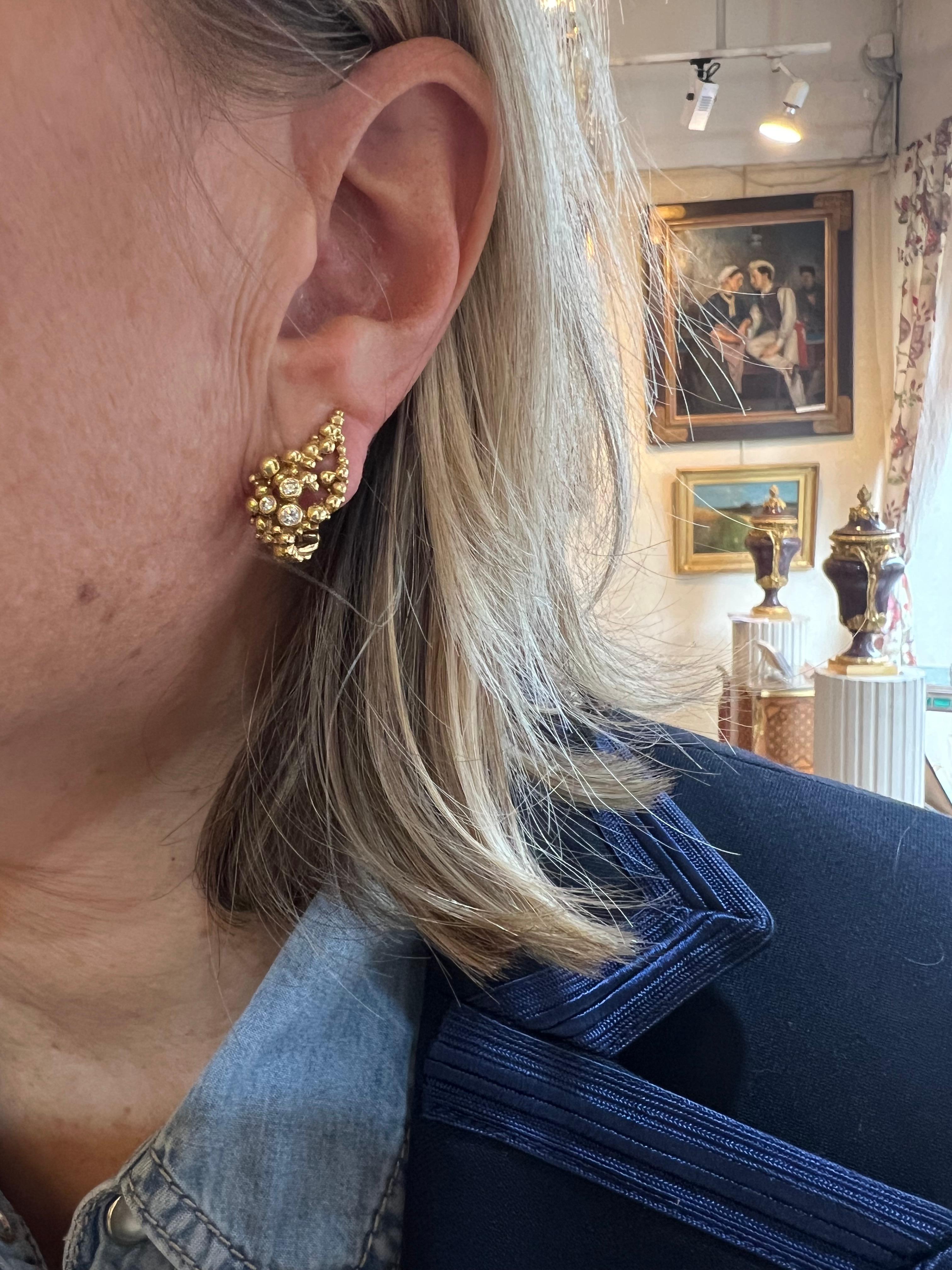 grapes design gold earrings