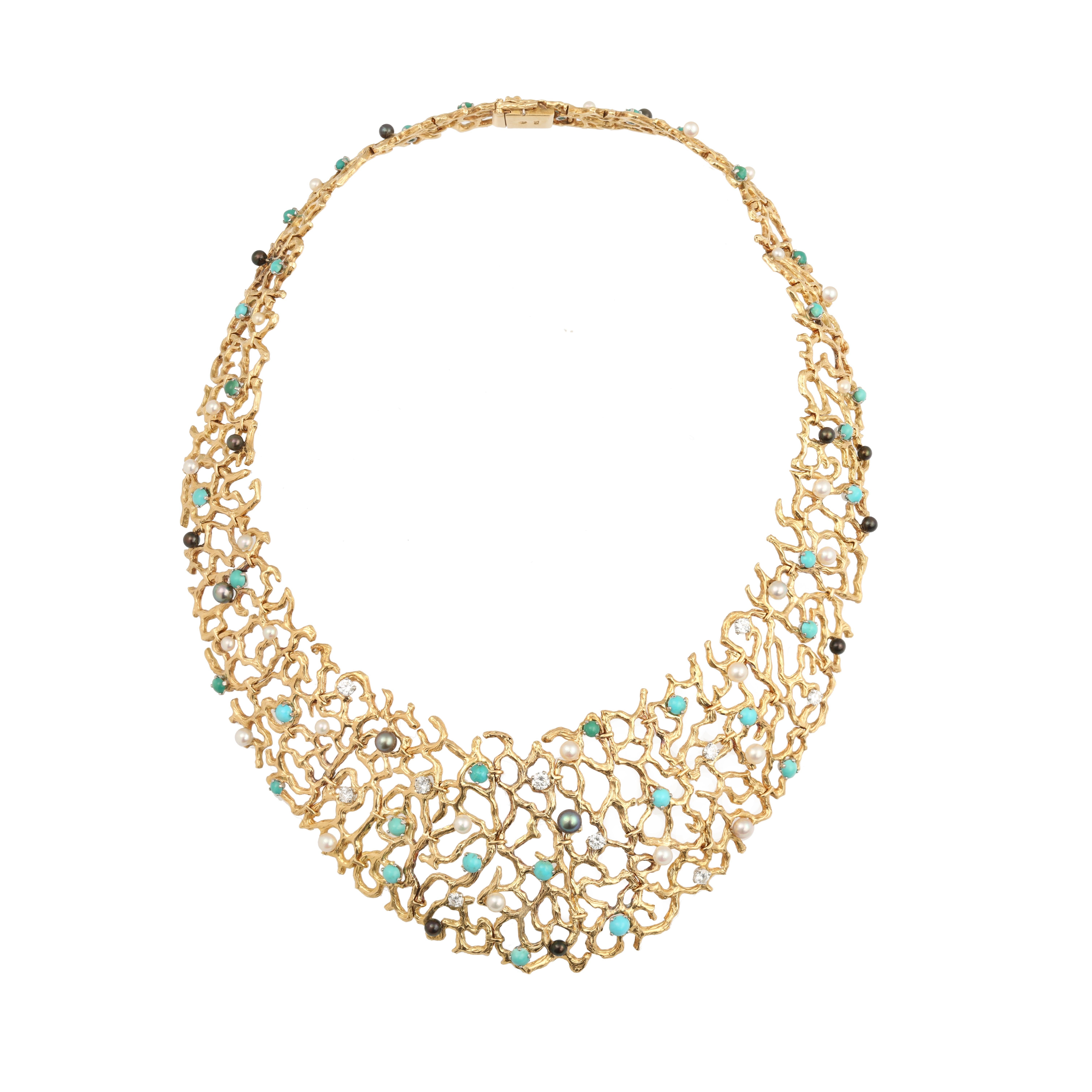 Exceptional half set signed Gilbert Albert composed of a necklace and a pair of ear clips, in yellow gold set with turquoise, diamonds and pearls

Total estimated weight of the diamonds of the necklace : 1.20 carats

Total estimated weight of the